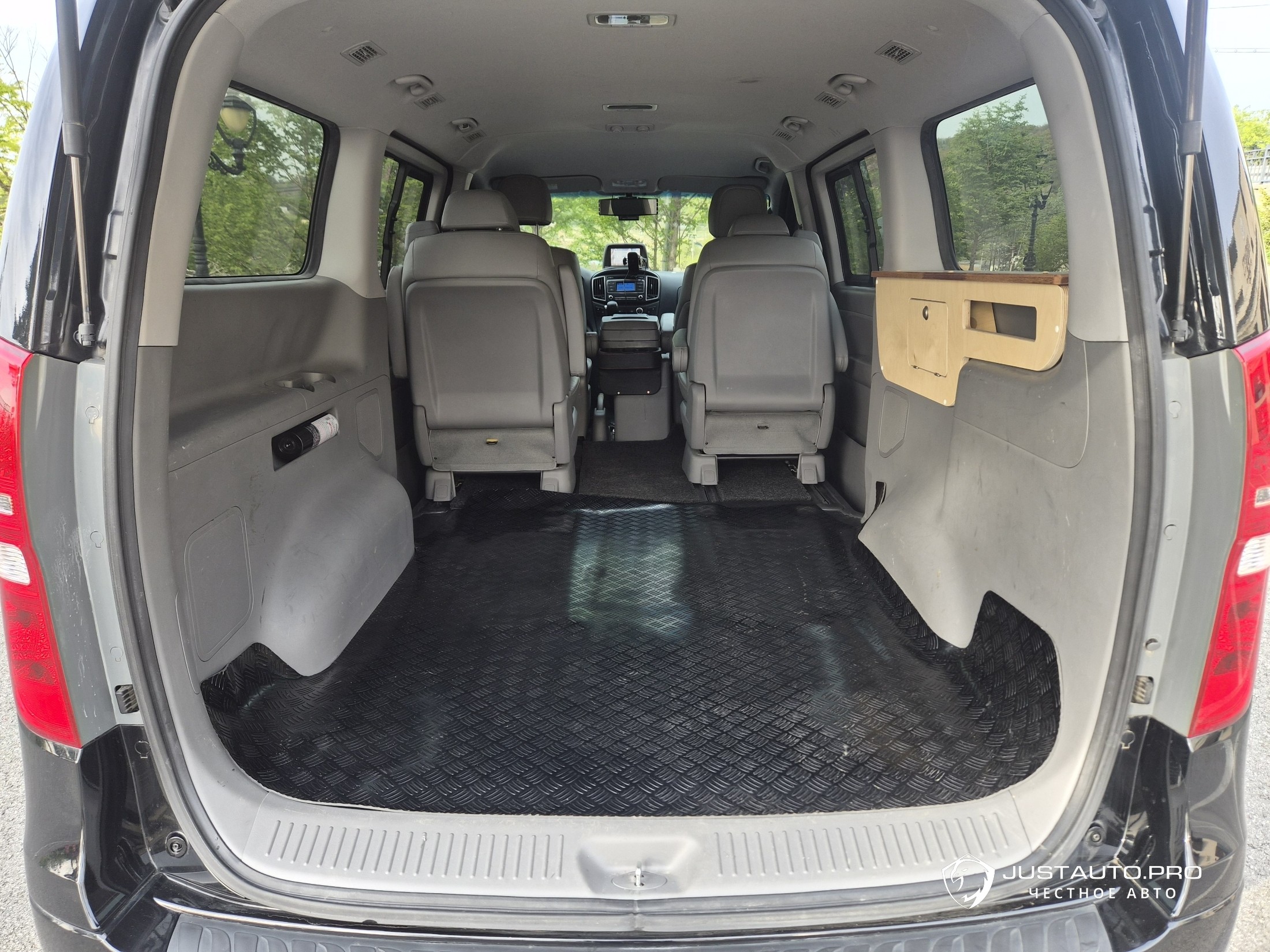 Автомобиль Hyundai Starex