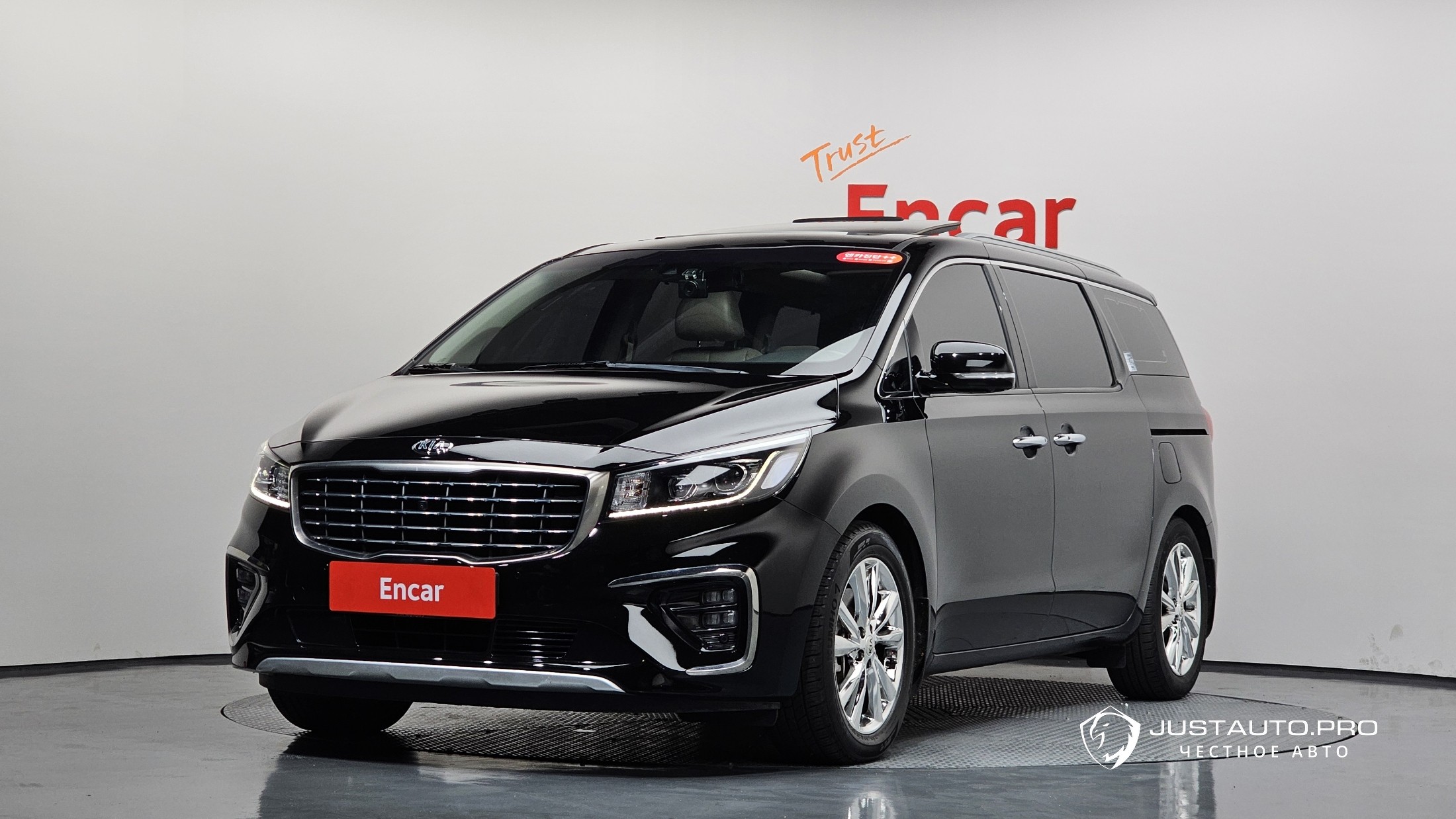 Автомобиль Kia Canival