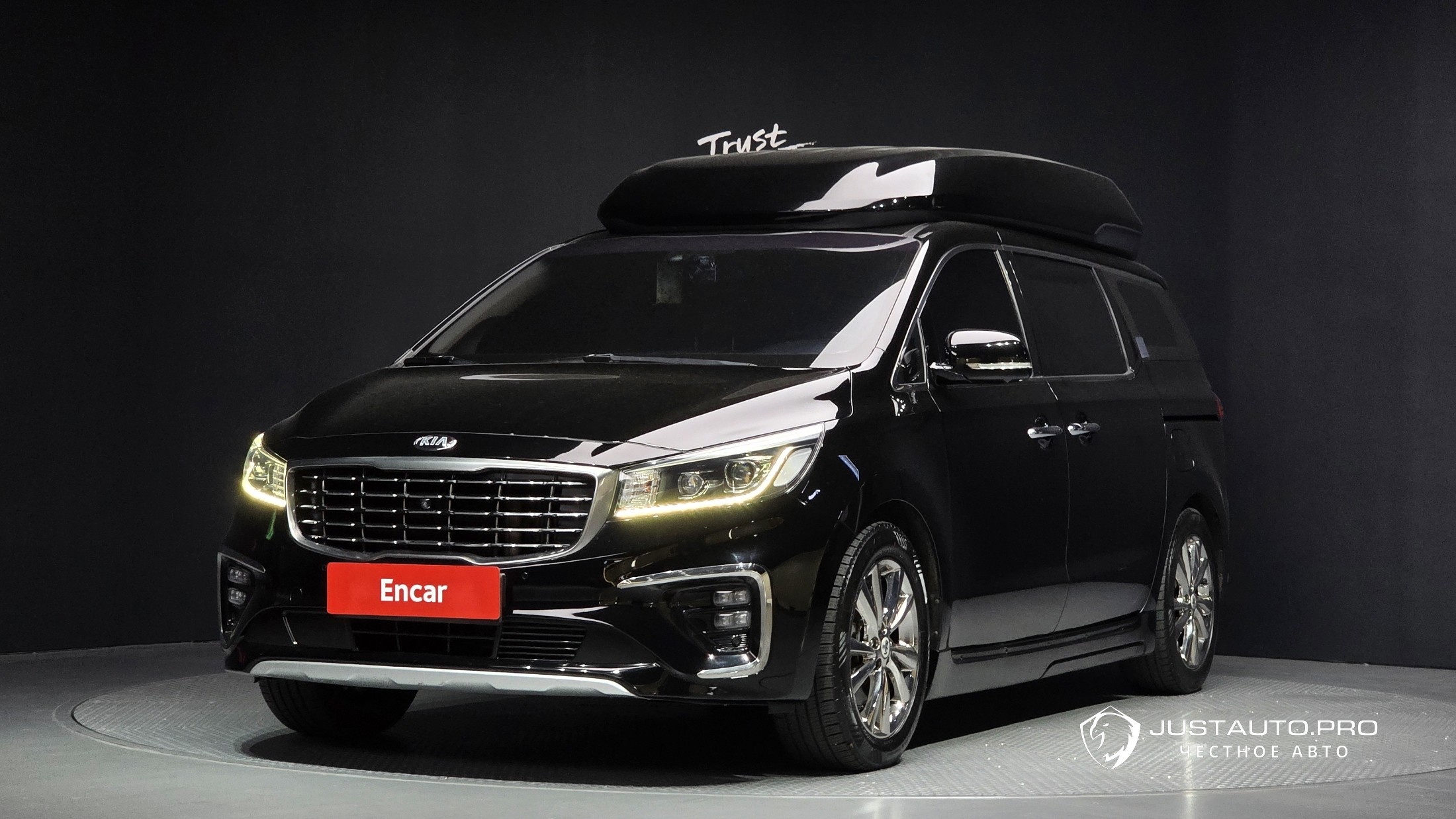 Автомобиль Kia Canival