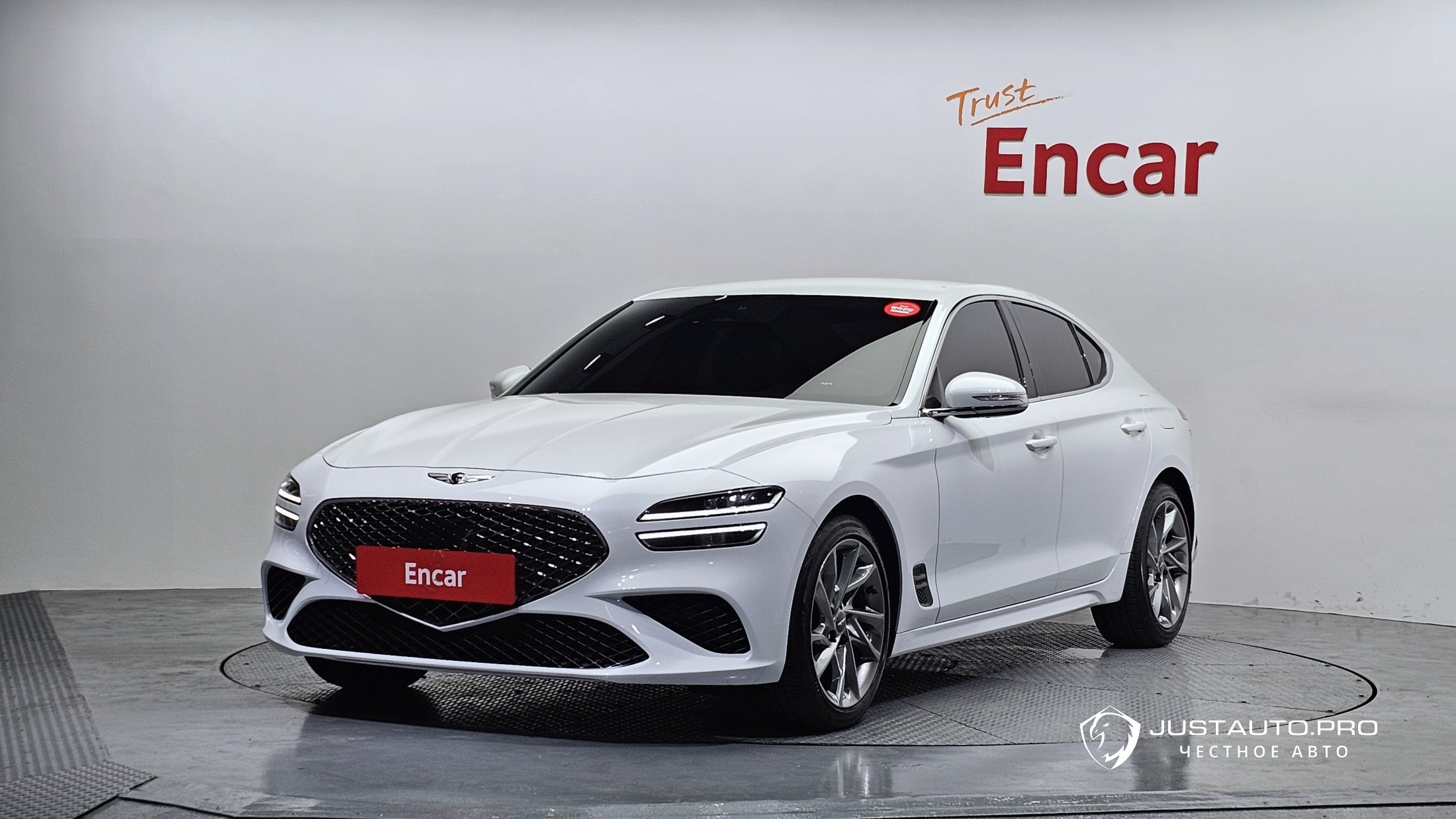Автомобиль Genesis G70