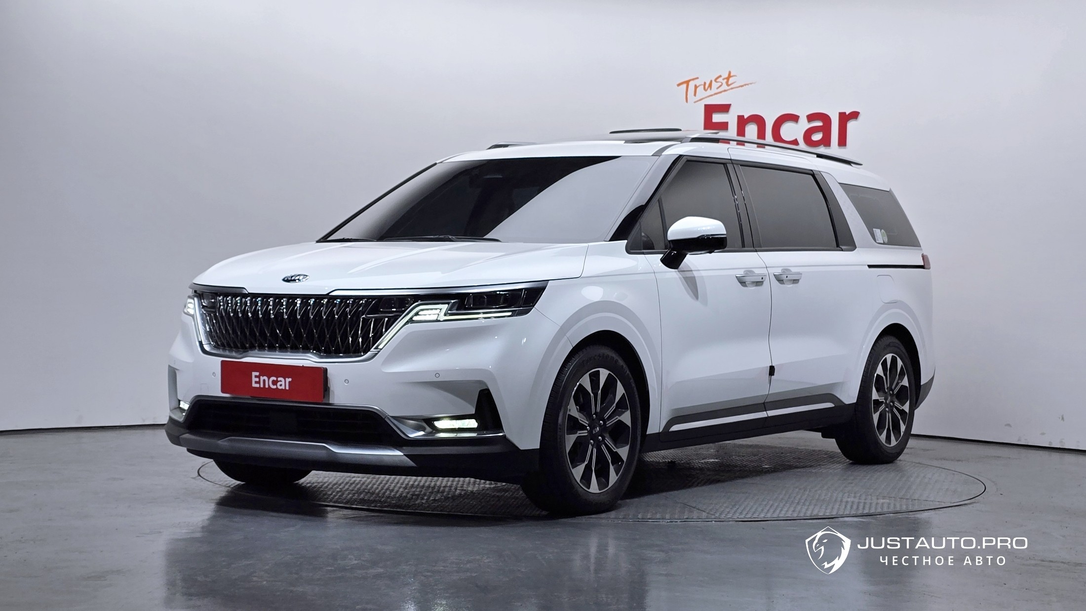 Автомобиль Kia Canival