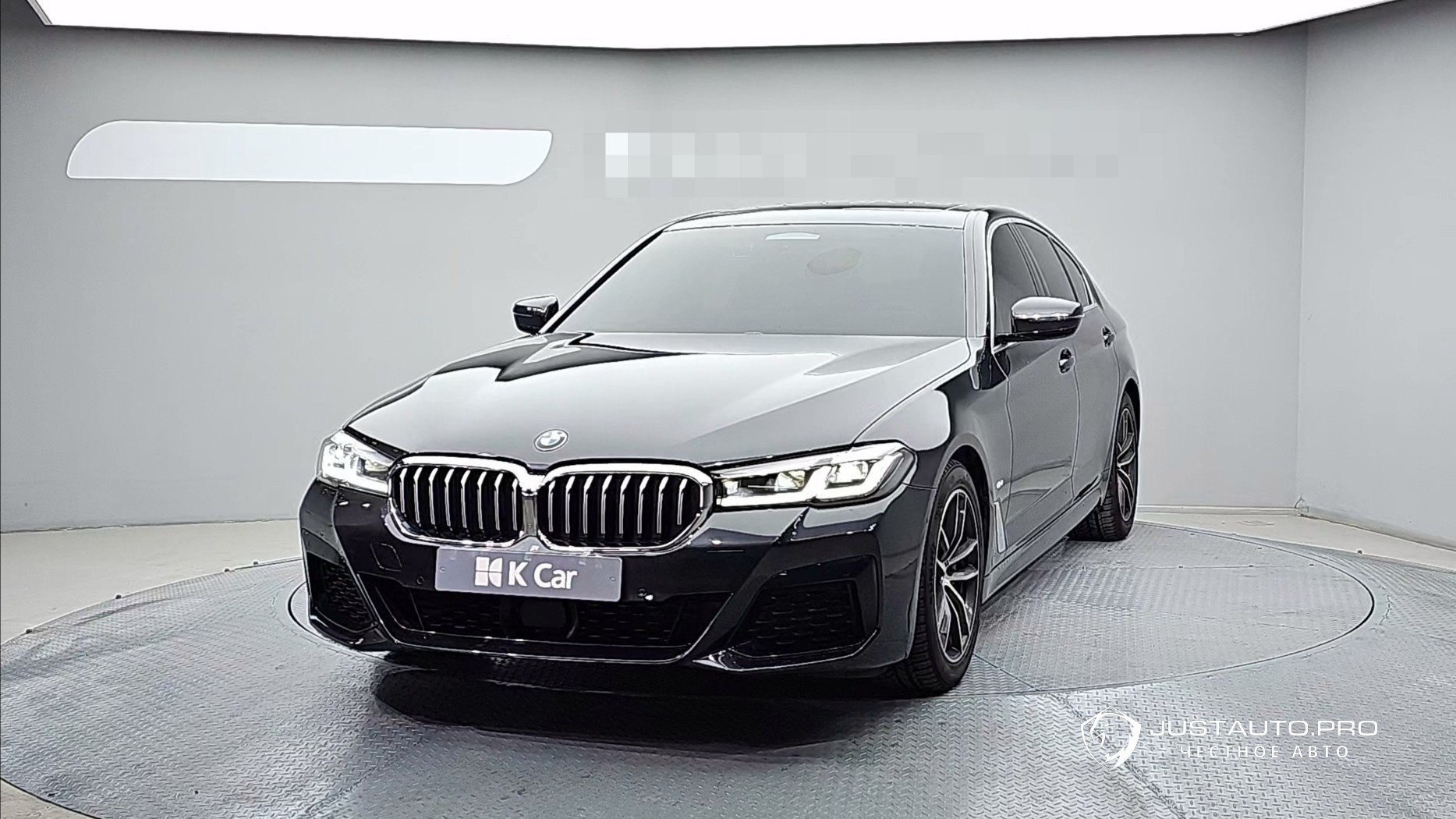 Автомобиль BMW 5-Series