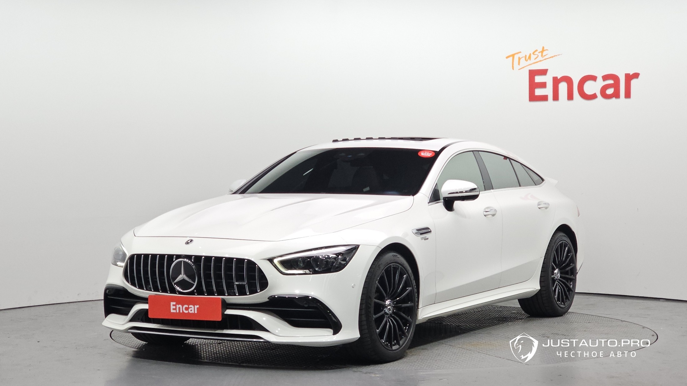 Автомобиль Mercedes-Benz AMG GT