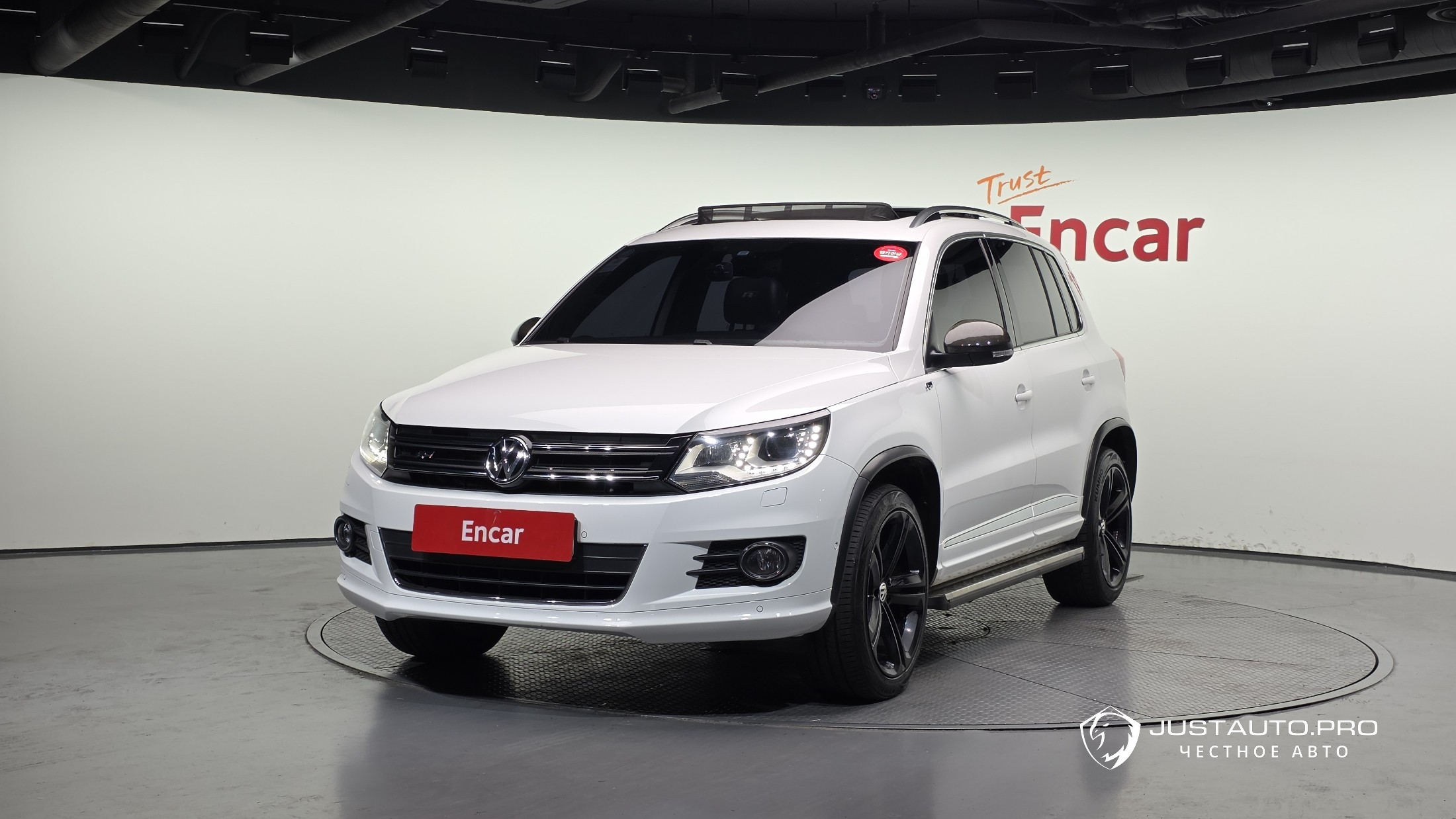 Автомобиль Volkswagen Tiguan