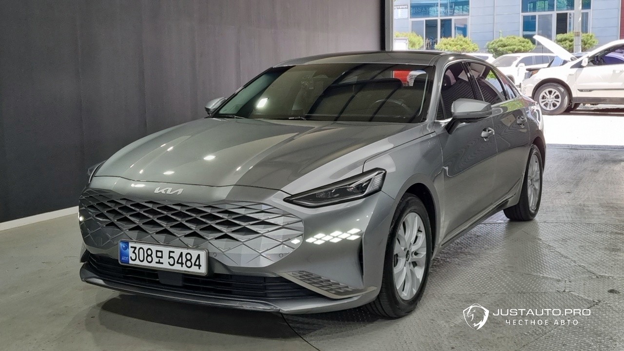 Автомобиль Kia K8
