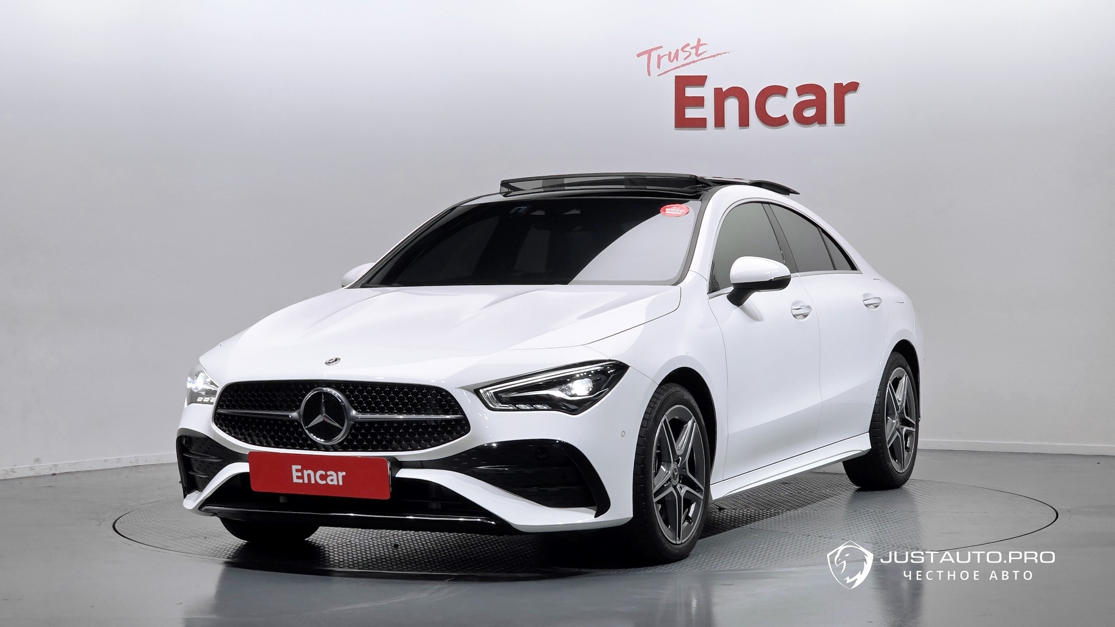 Автомобиль Mercedes-Benz CLA-Class
