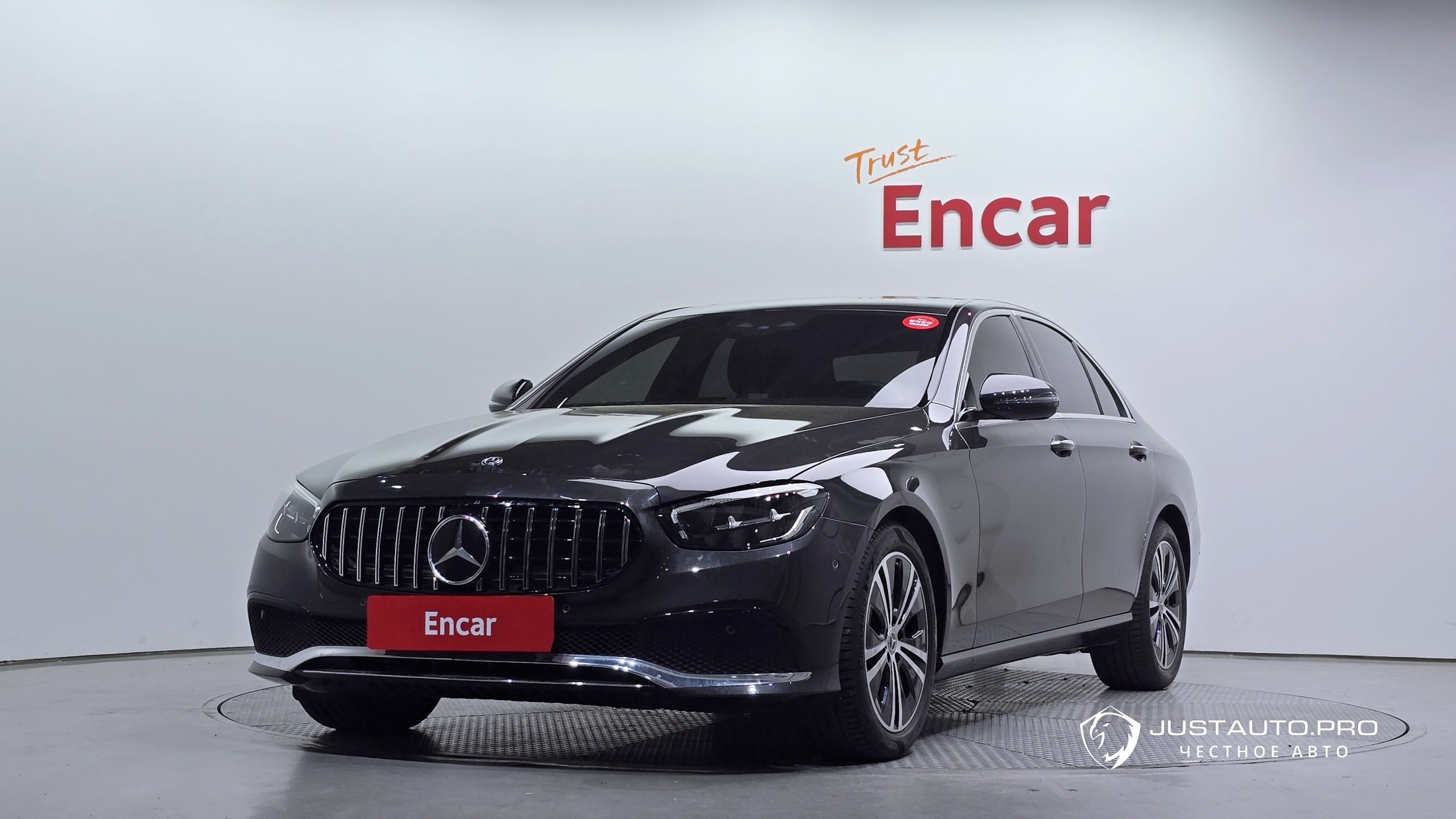 Автомобиль Mercedes-Benz E-Class