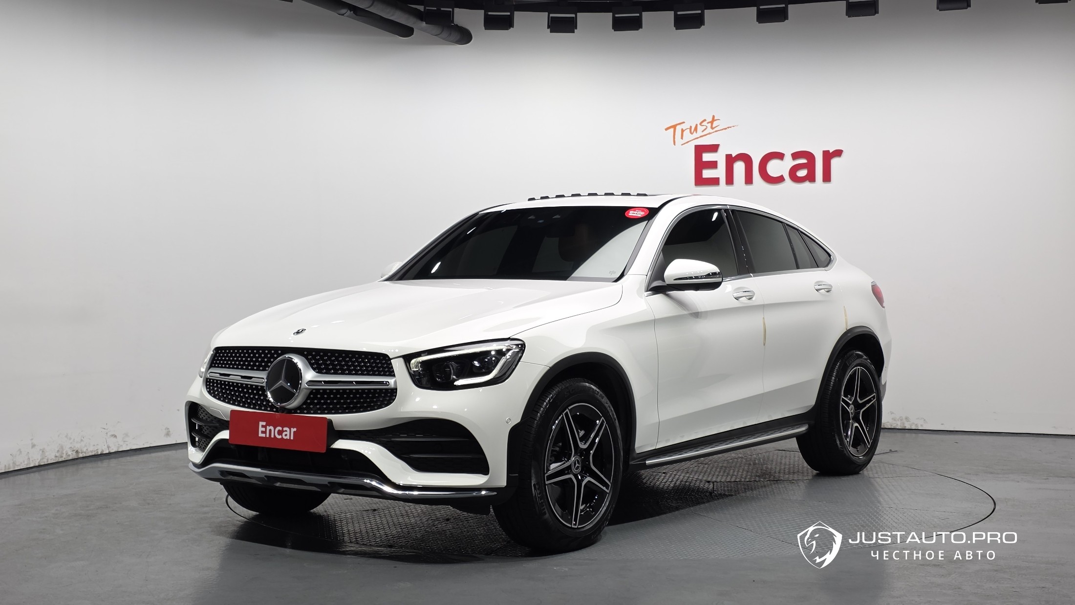 Автомобиль Mercedes-Benz GLC-Class