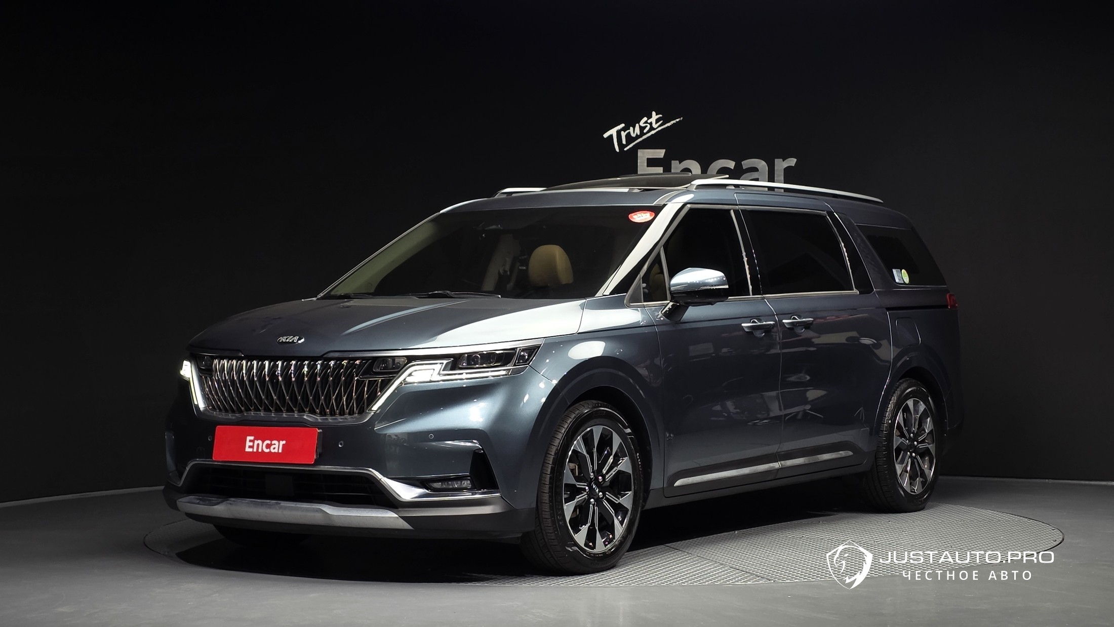 Автомобиль Kia Canival