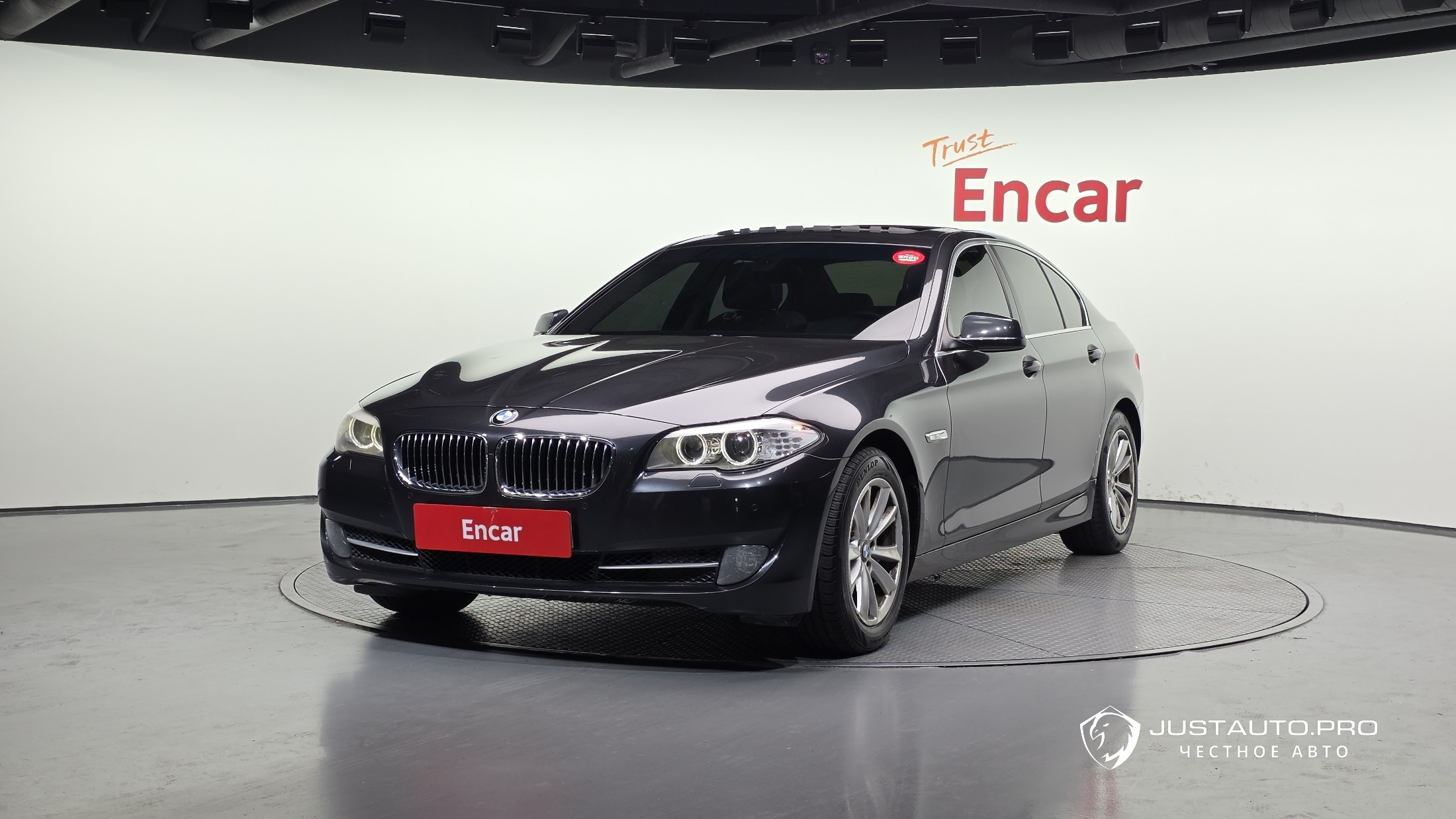 Автомобиль BMW 5-Series