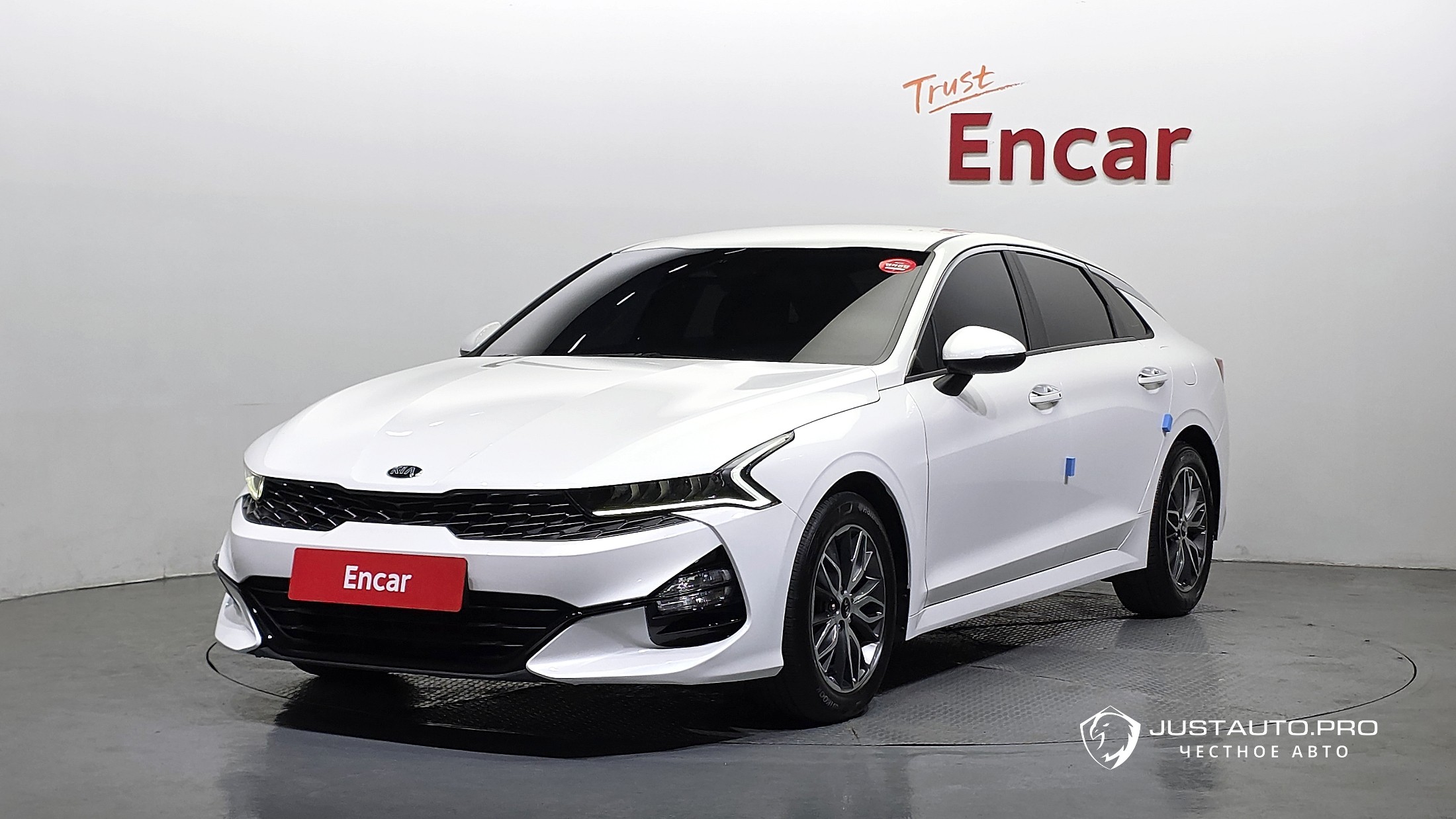 Автомобиль Kia K5