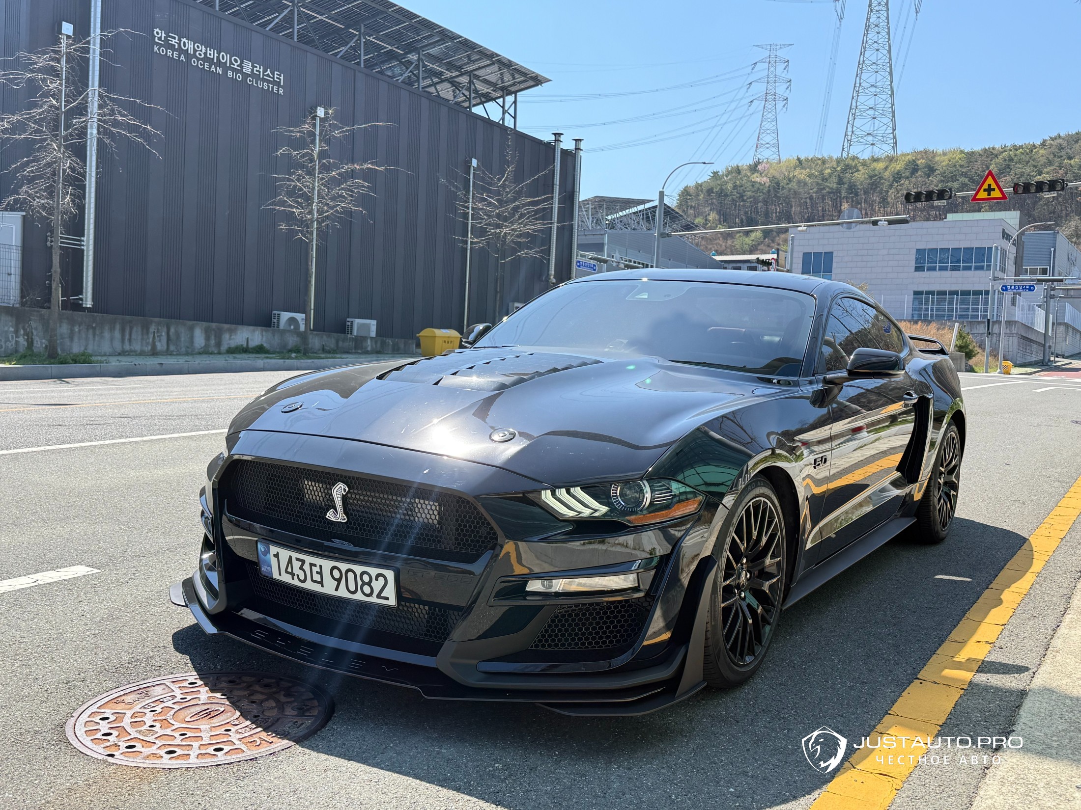 Автомобиль Ford Mustang