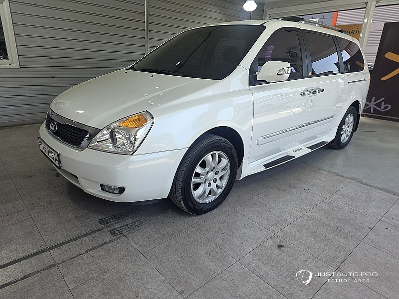 Автомобиль Kia Canival