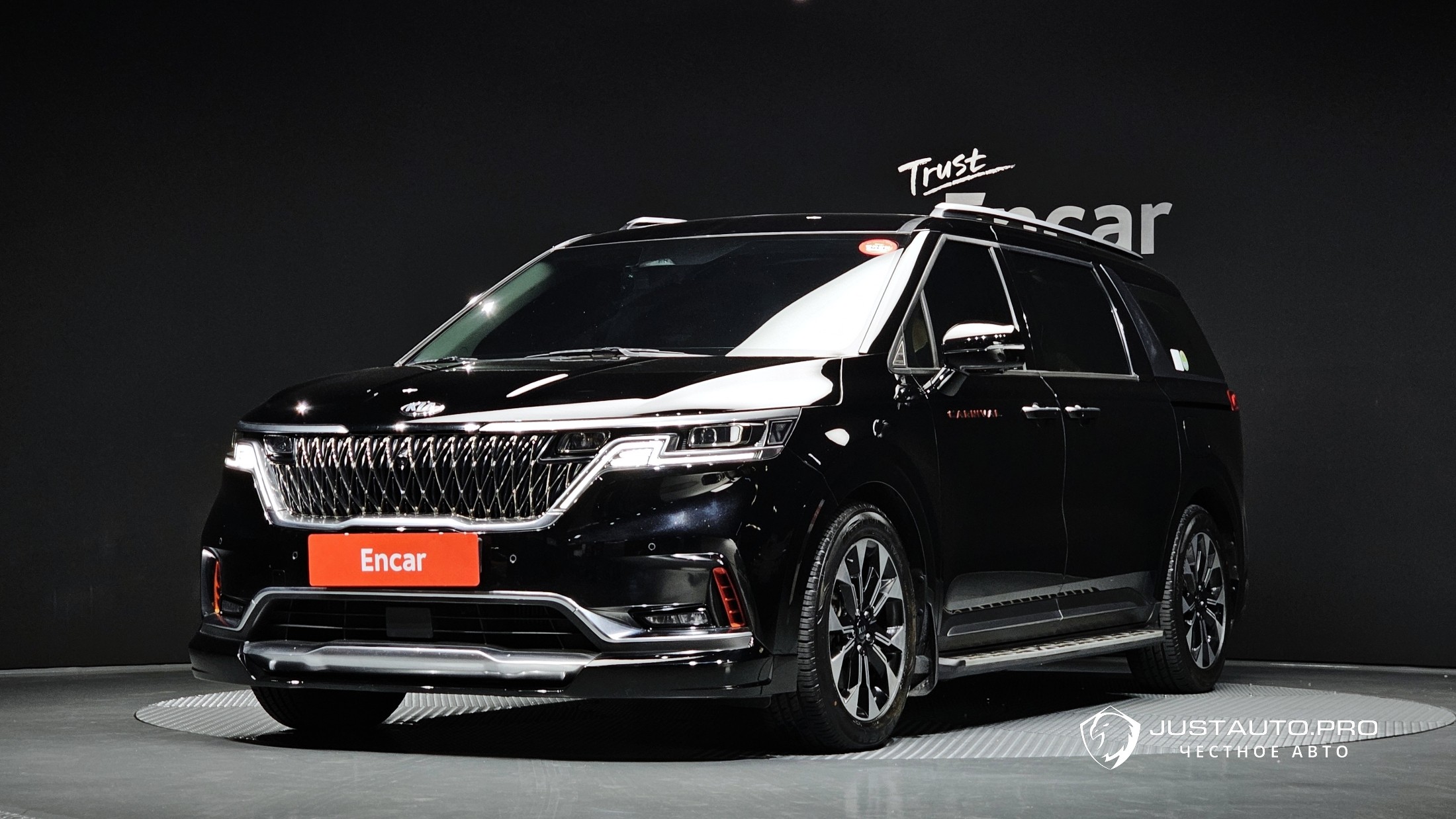 Автомобиль Kia Canival