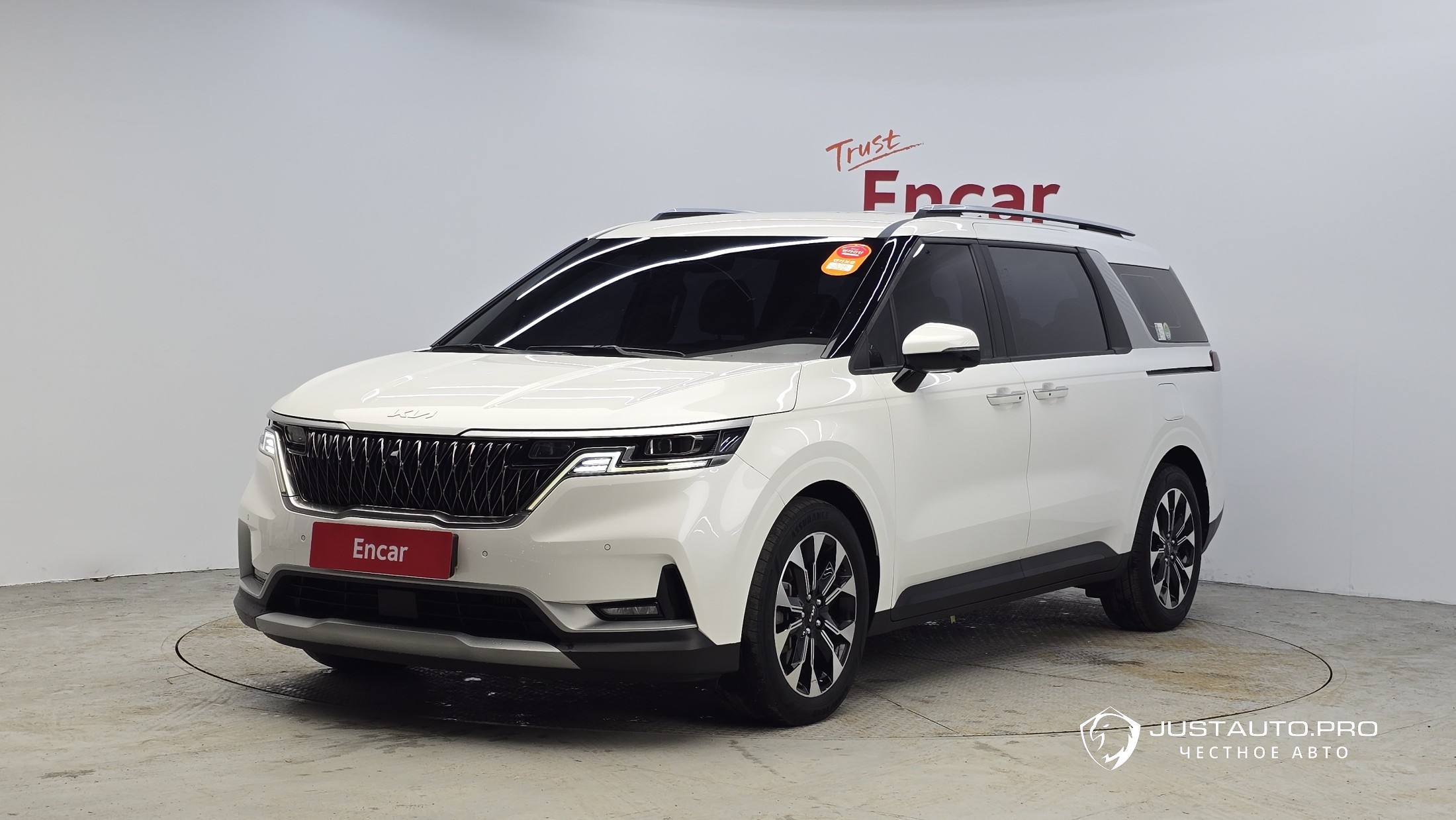 Автомобиль Kia Canival