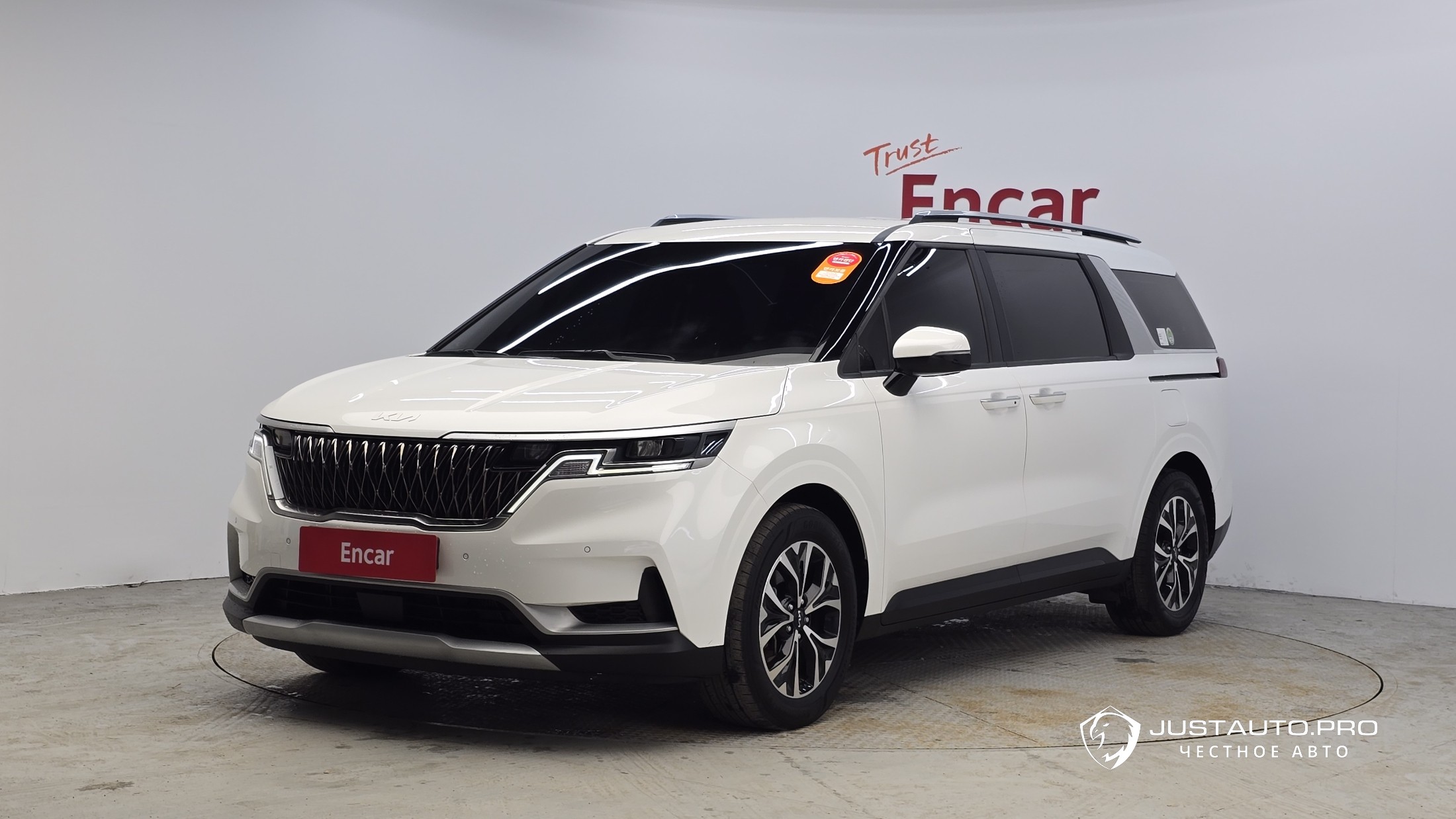 Автомобиль Kia Canival