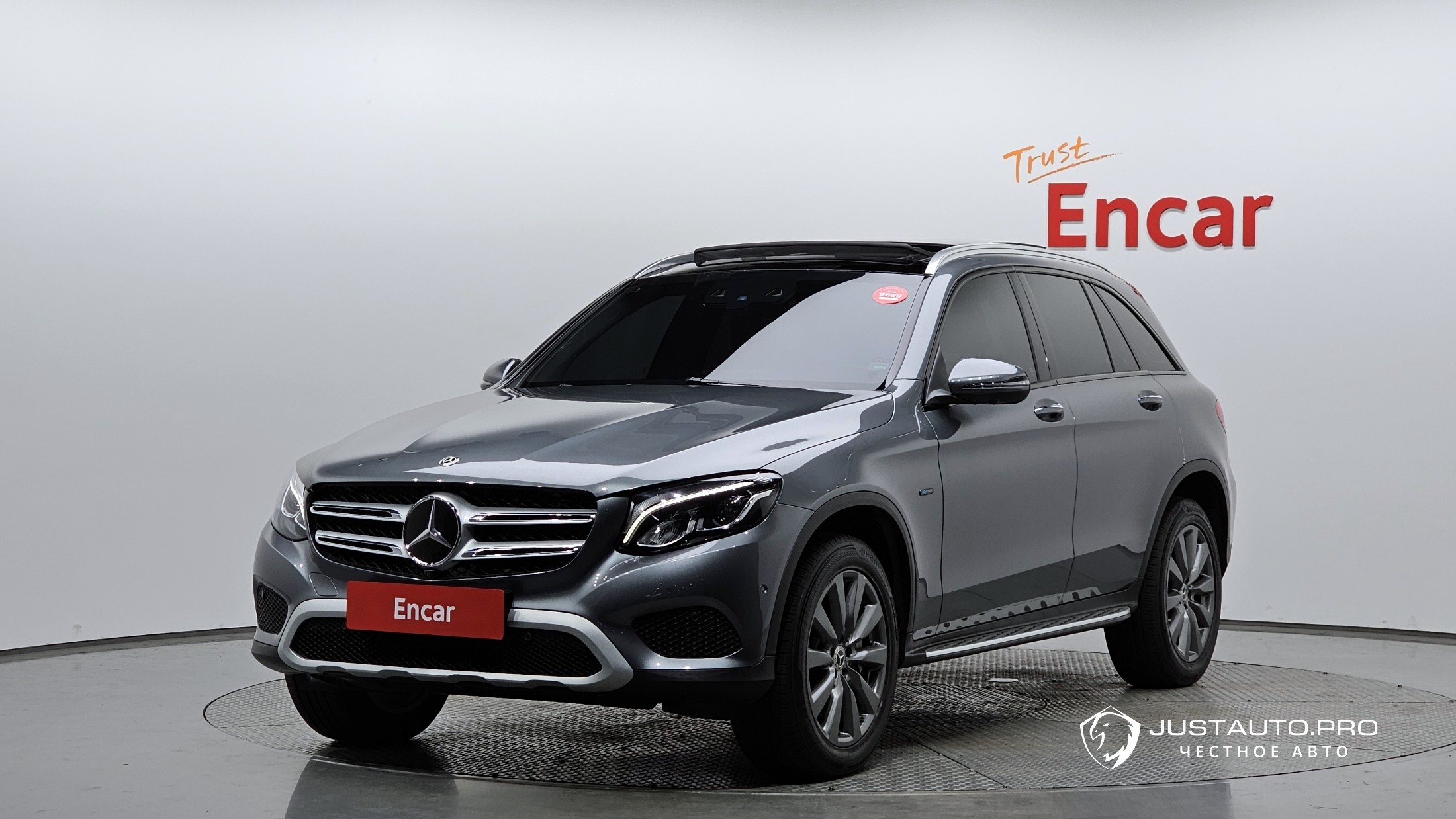 Автомобиль Mercedes-Benz GLC-Class