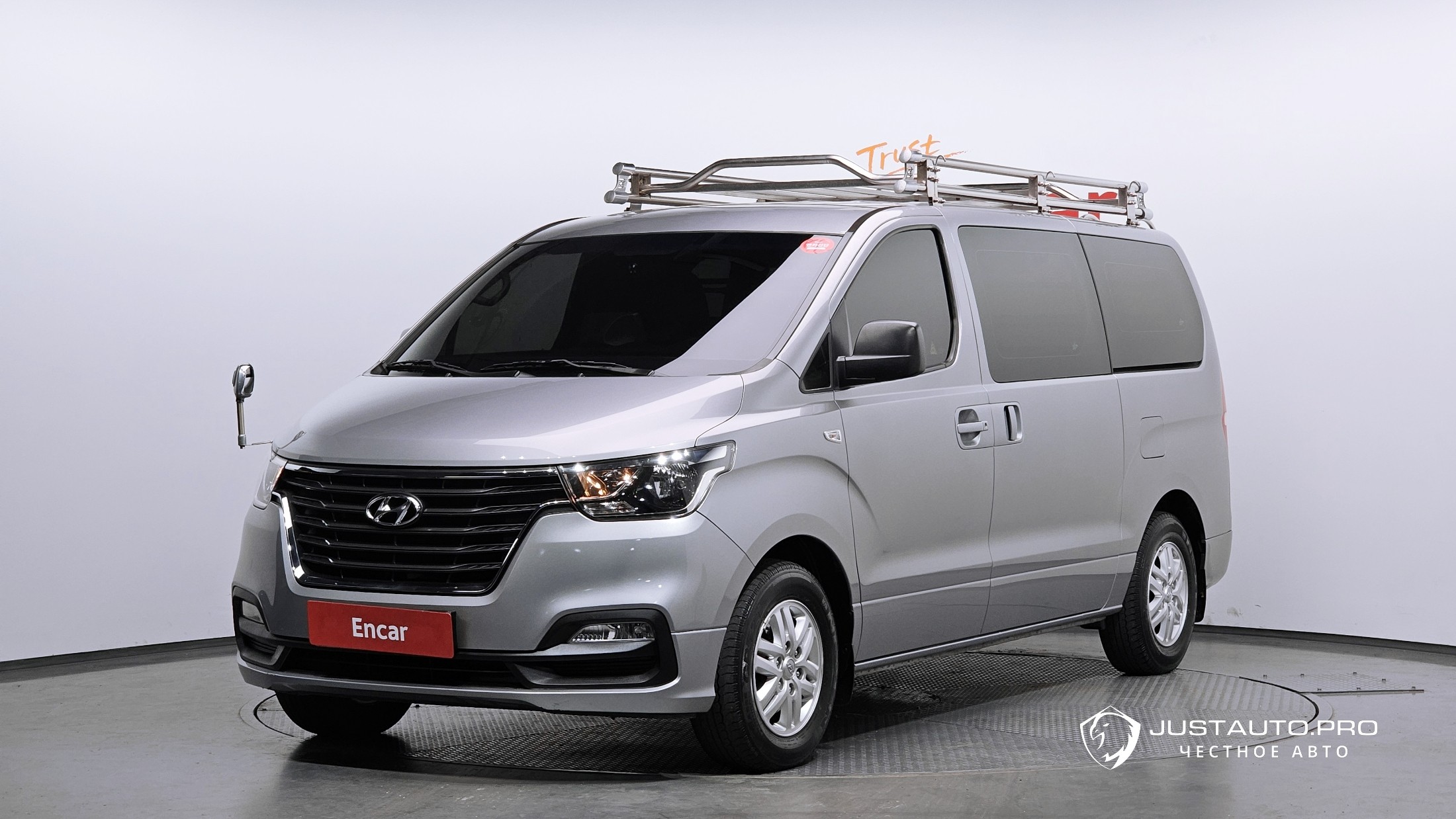 Автомобиль Hyundai Starex