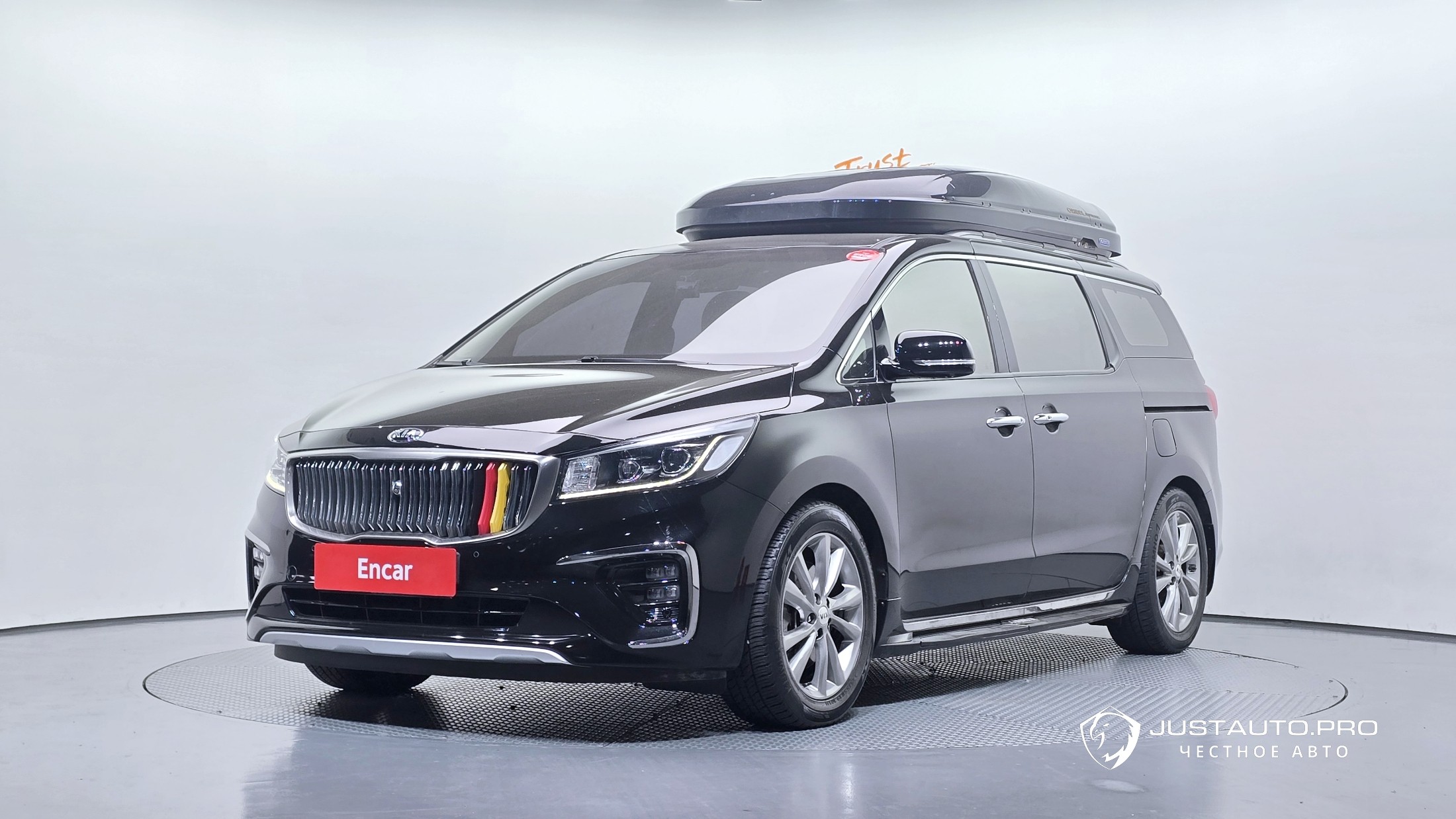 Автомобиль Kia Canival