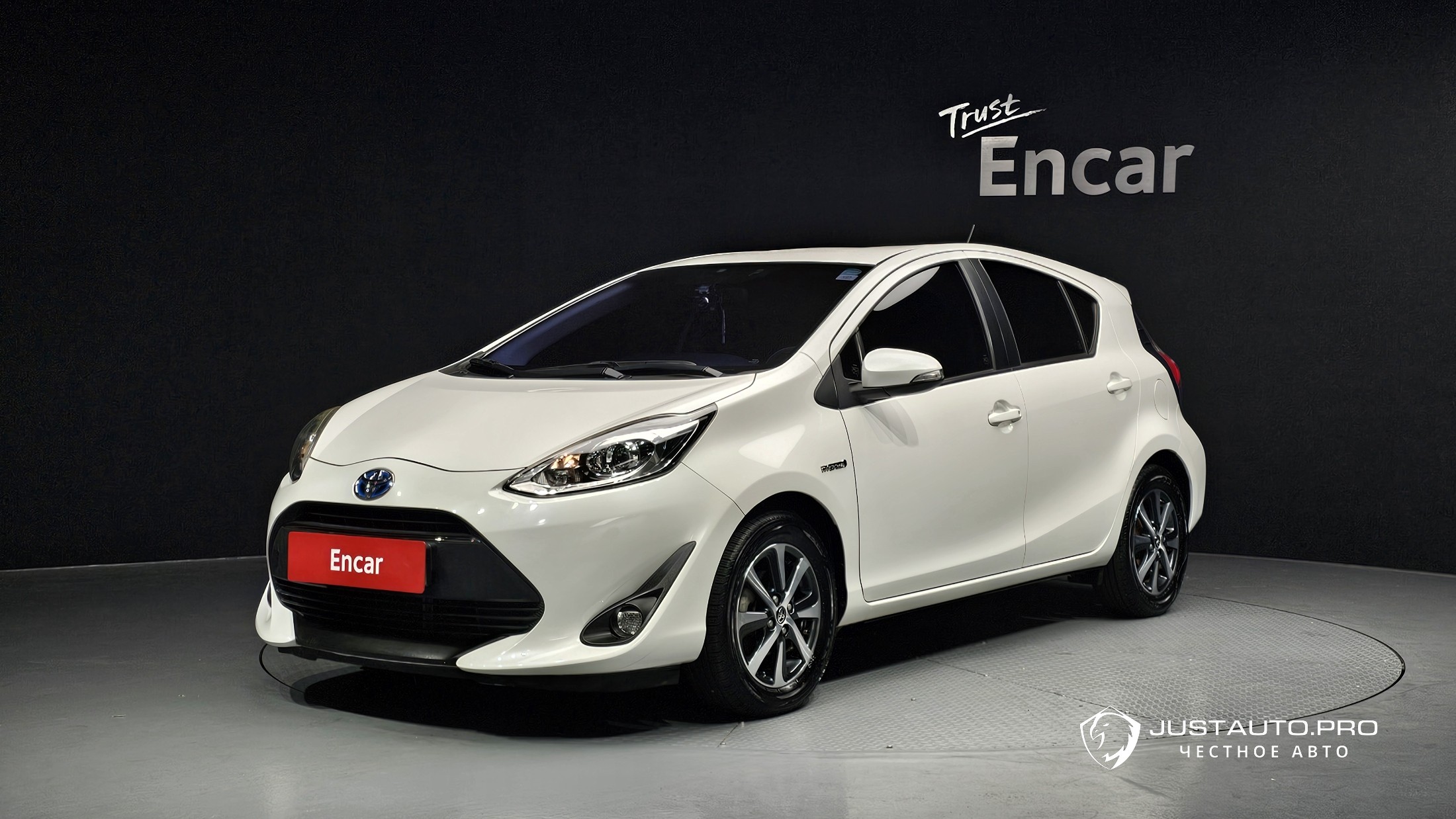 Автомобиль Toyota Prius