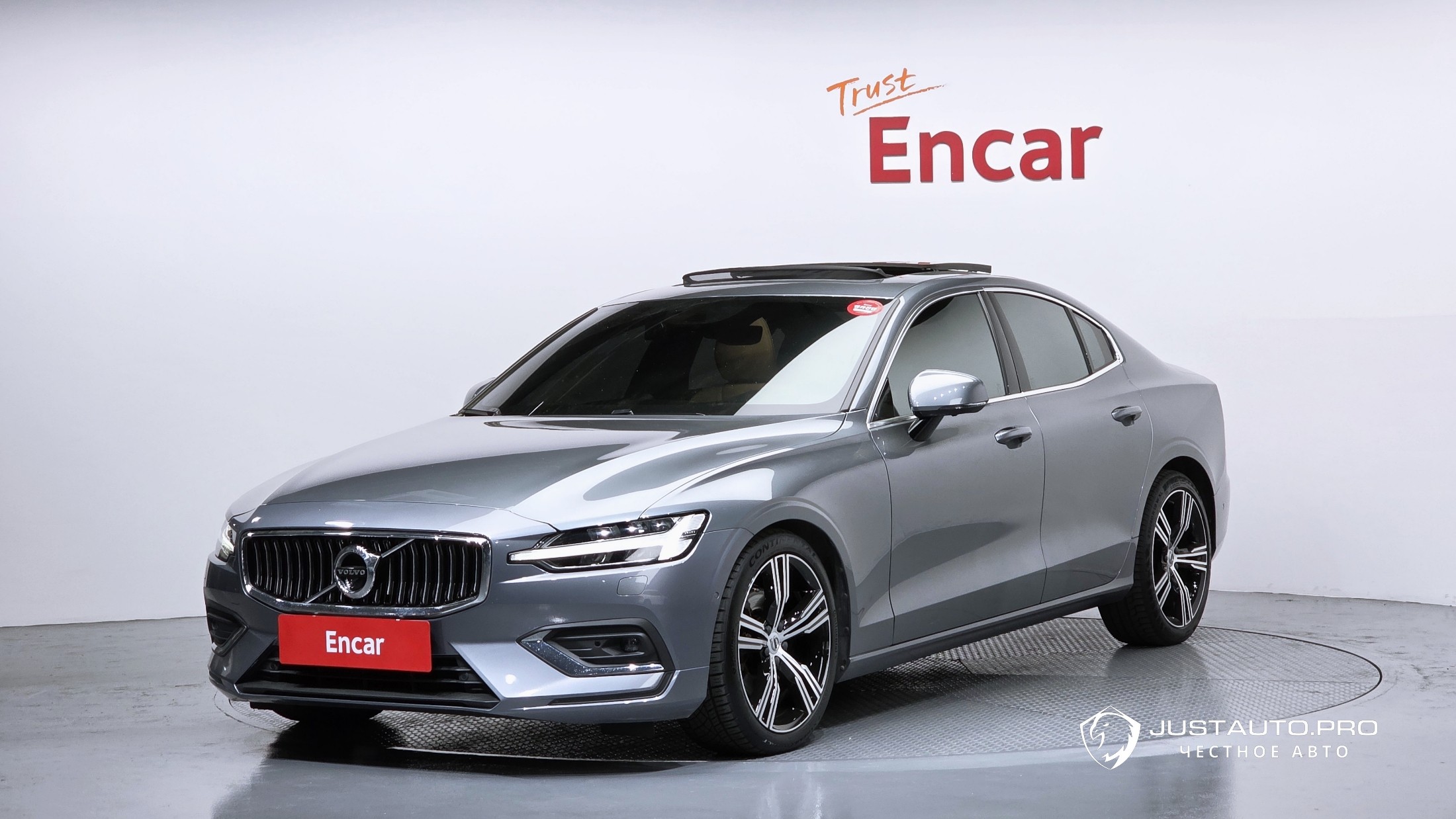 Автомобиль Volvo S60