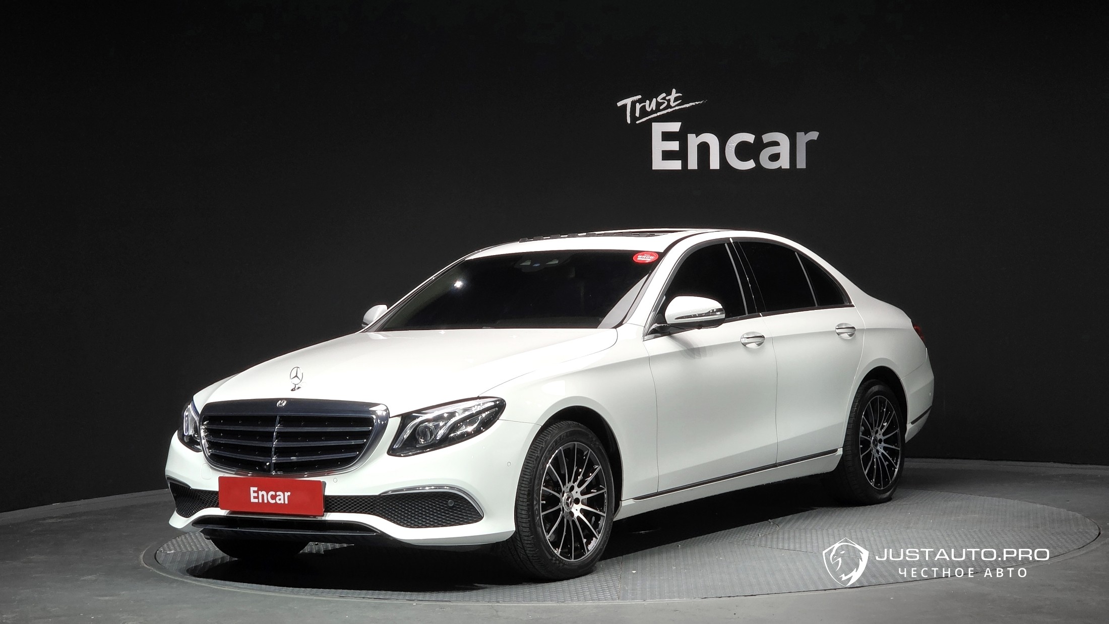 Автомобиль Mercedes-Benz E-Class