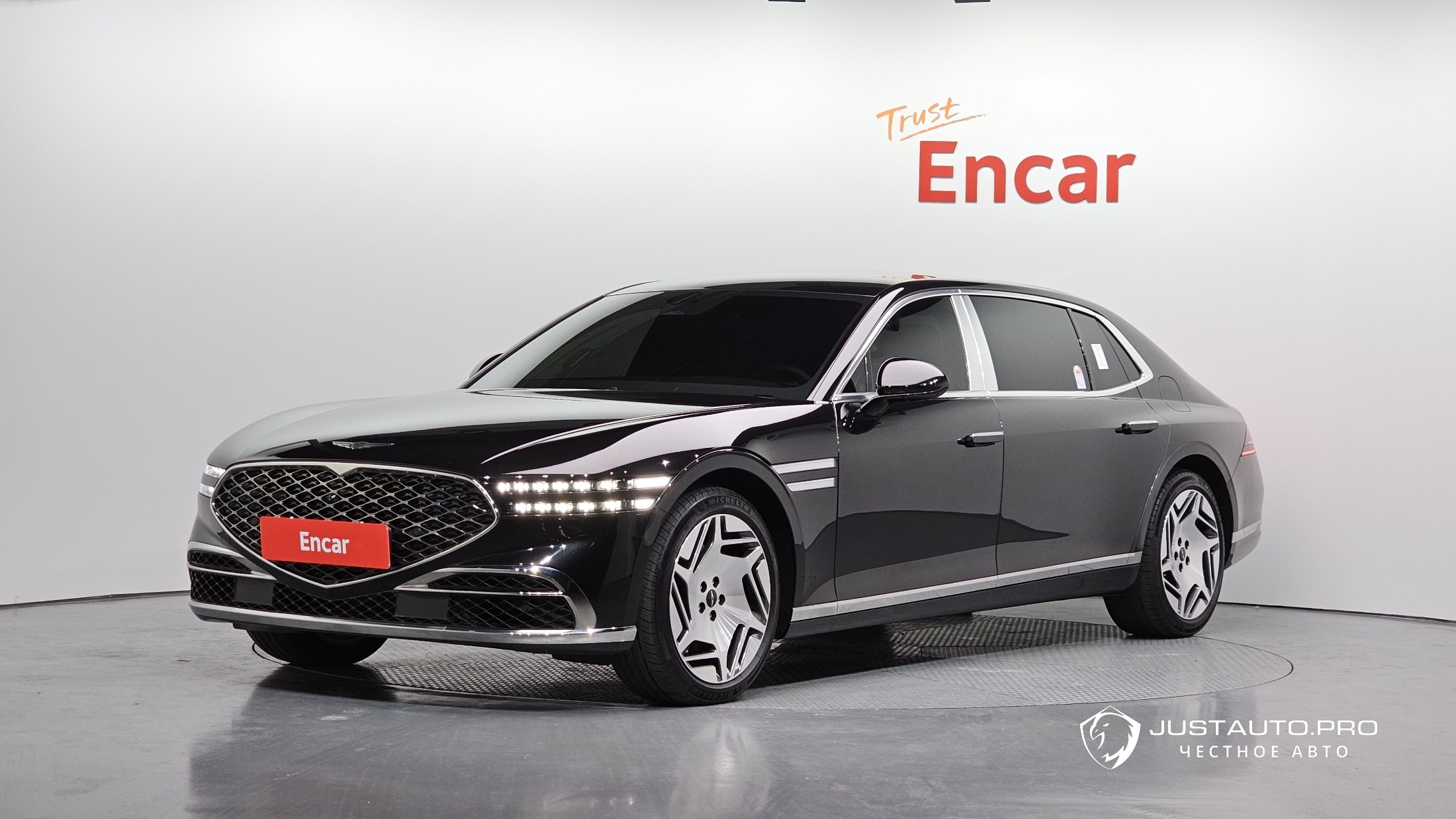 Автомобиль Genesis G90