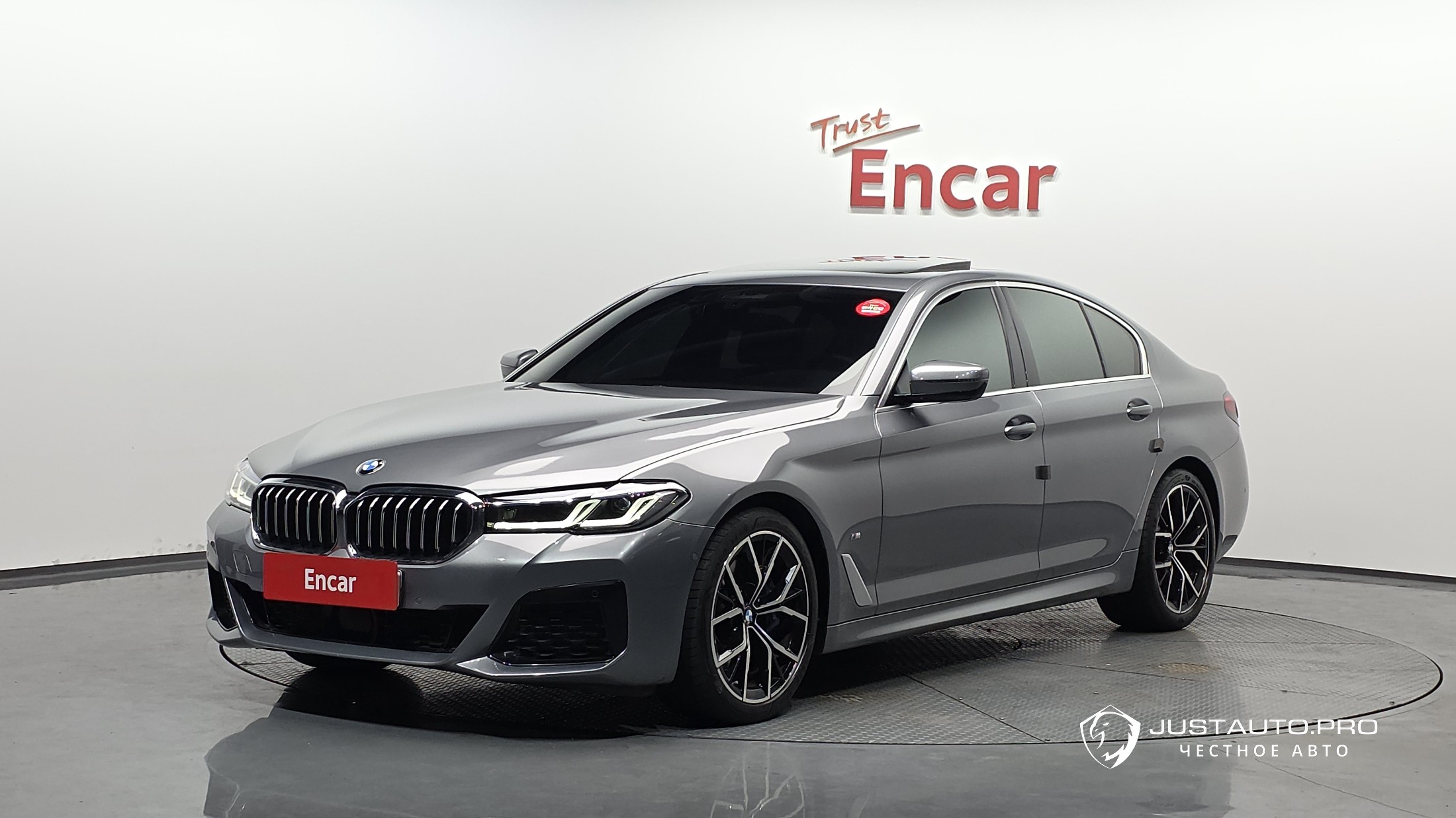 Автомобиль BMW 5-Series