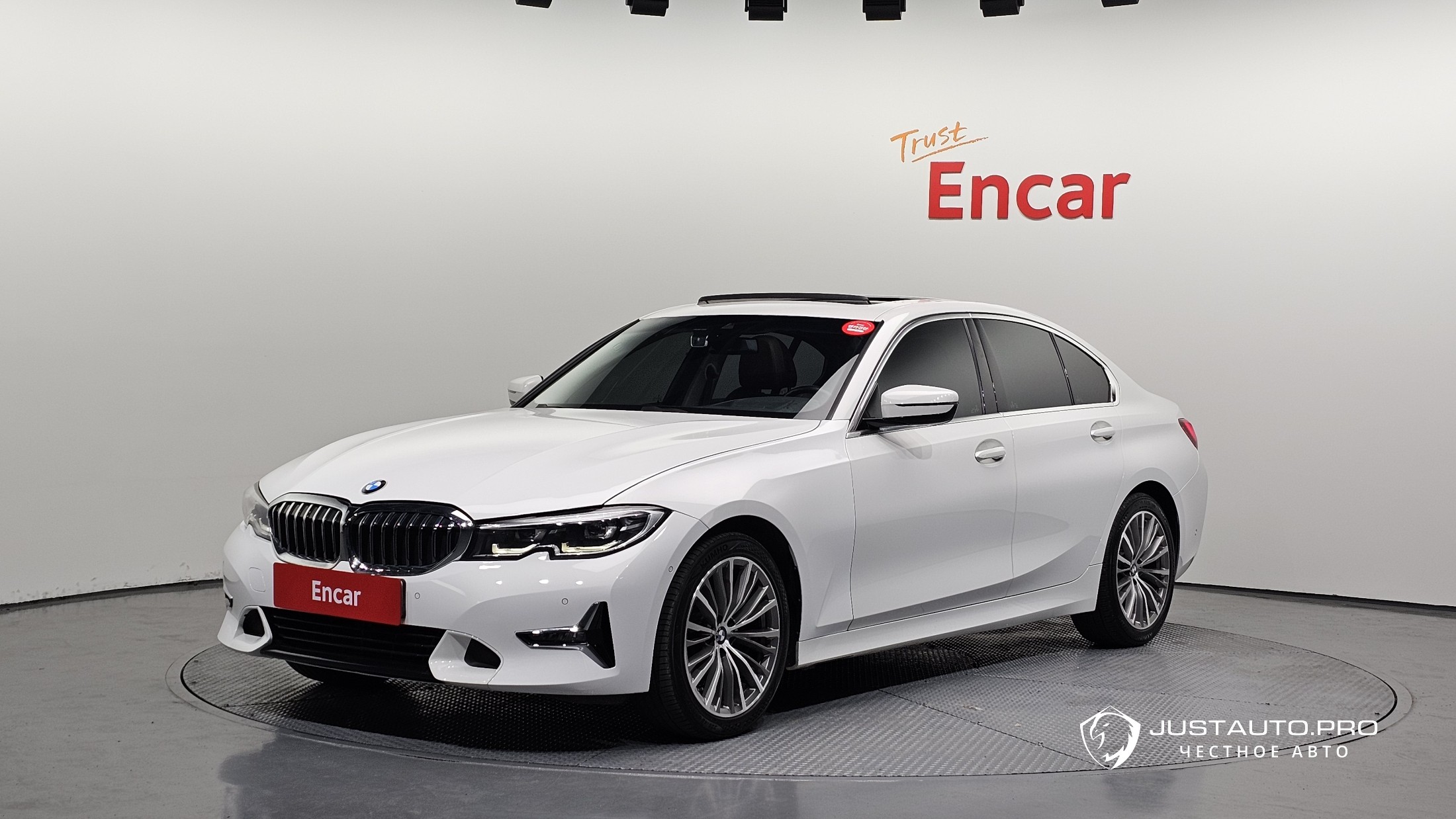 Автомобиль BMW 3-Series