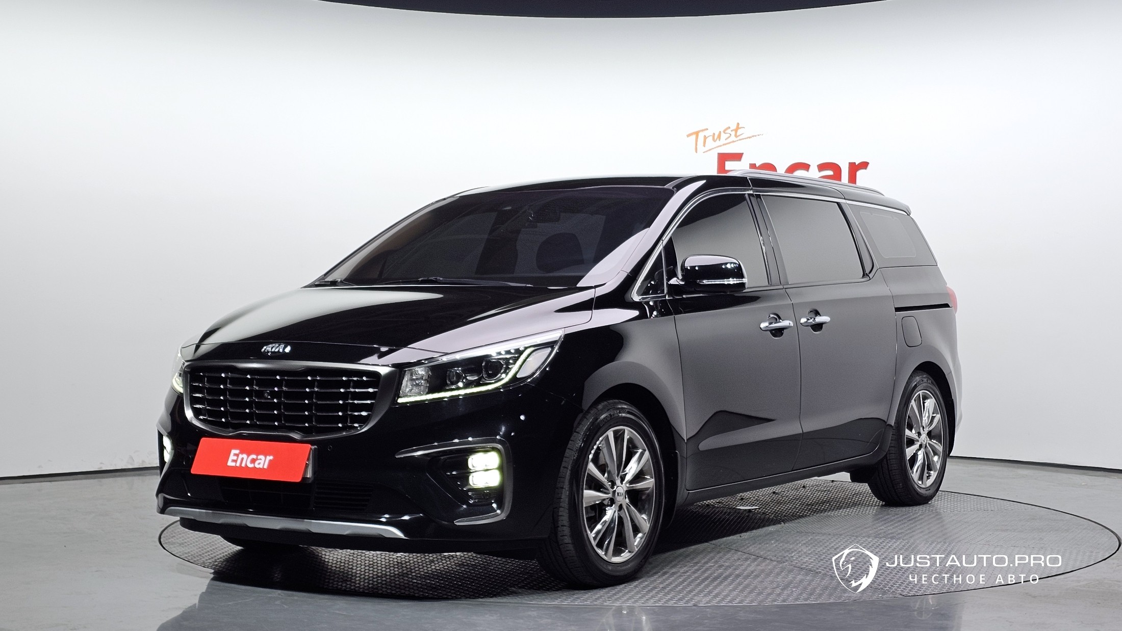 Автомобиль Kia Canival