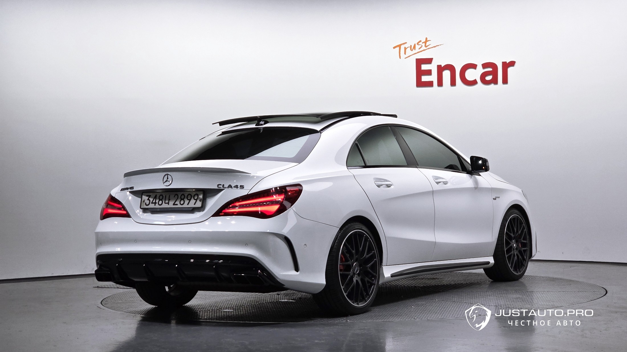 Автомобиль Mercedes-Benz CLA-Class