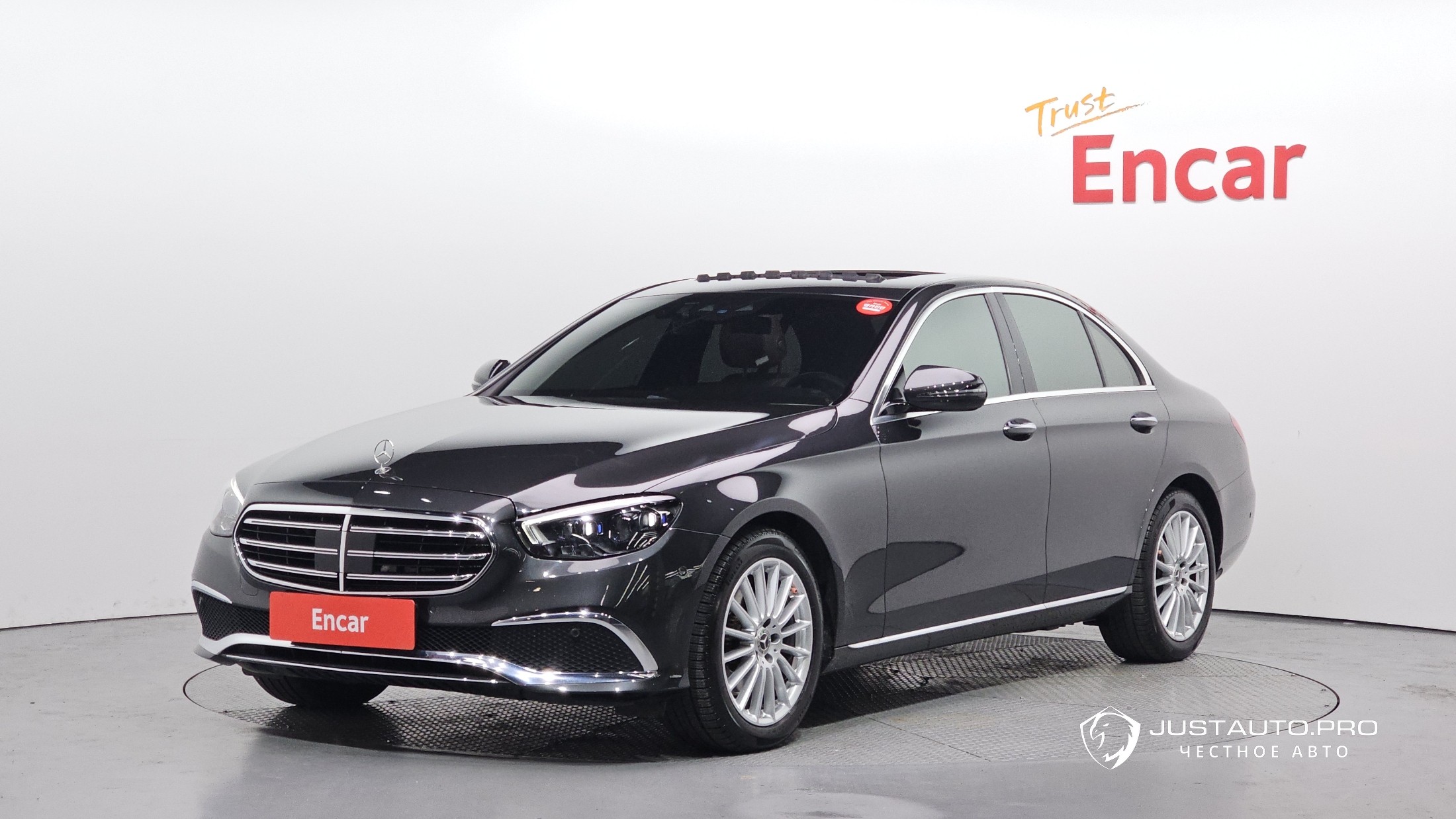 Автомобиль Mercedes-Benz E-Class