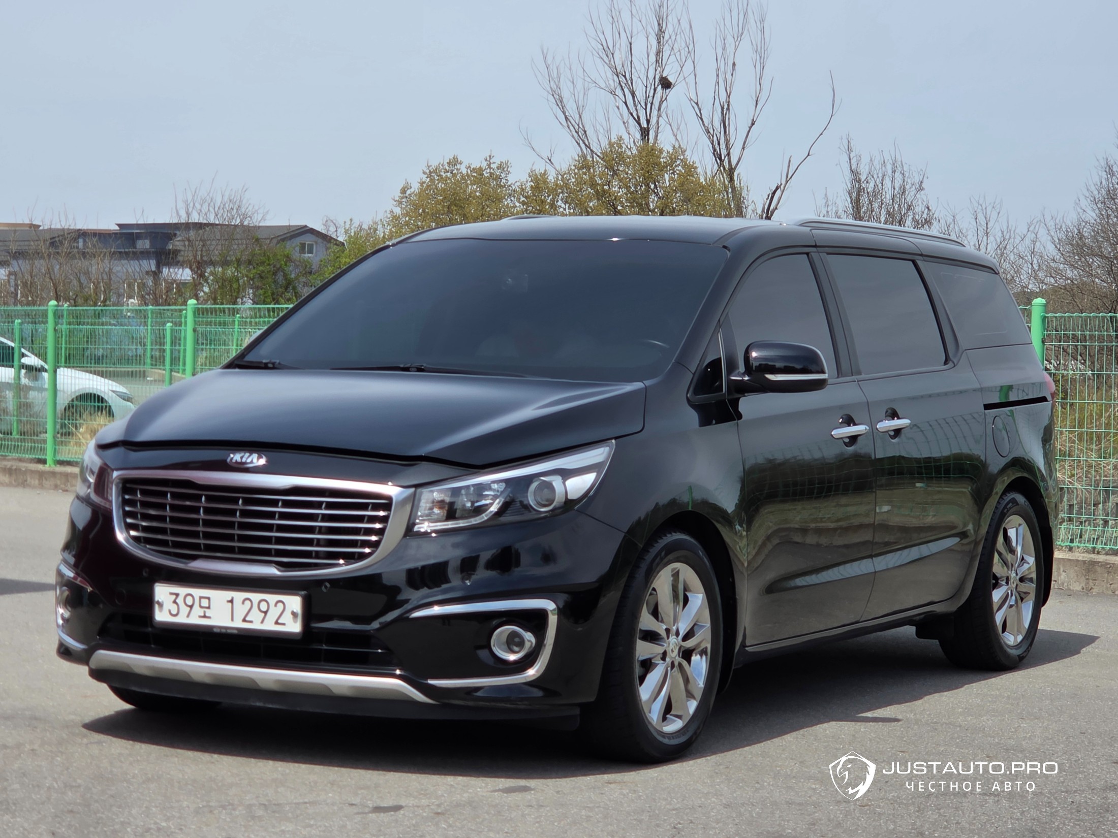 Автомобиль Kia Canival