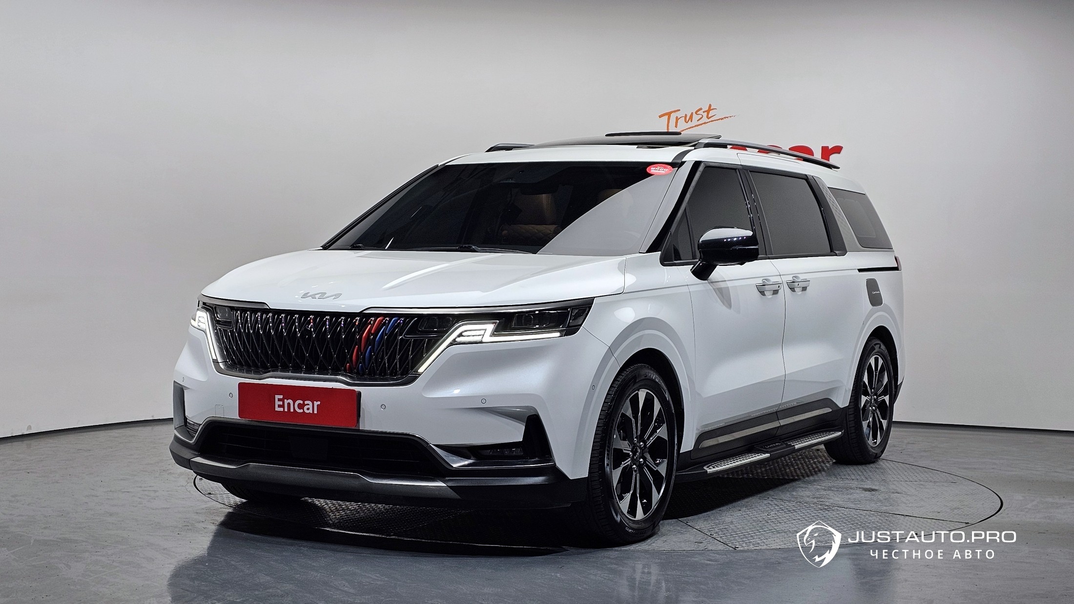 Автомобиль Kia Canival