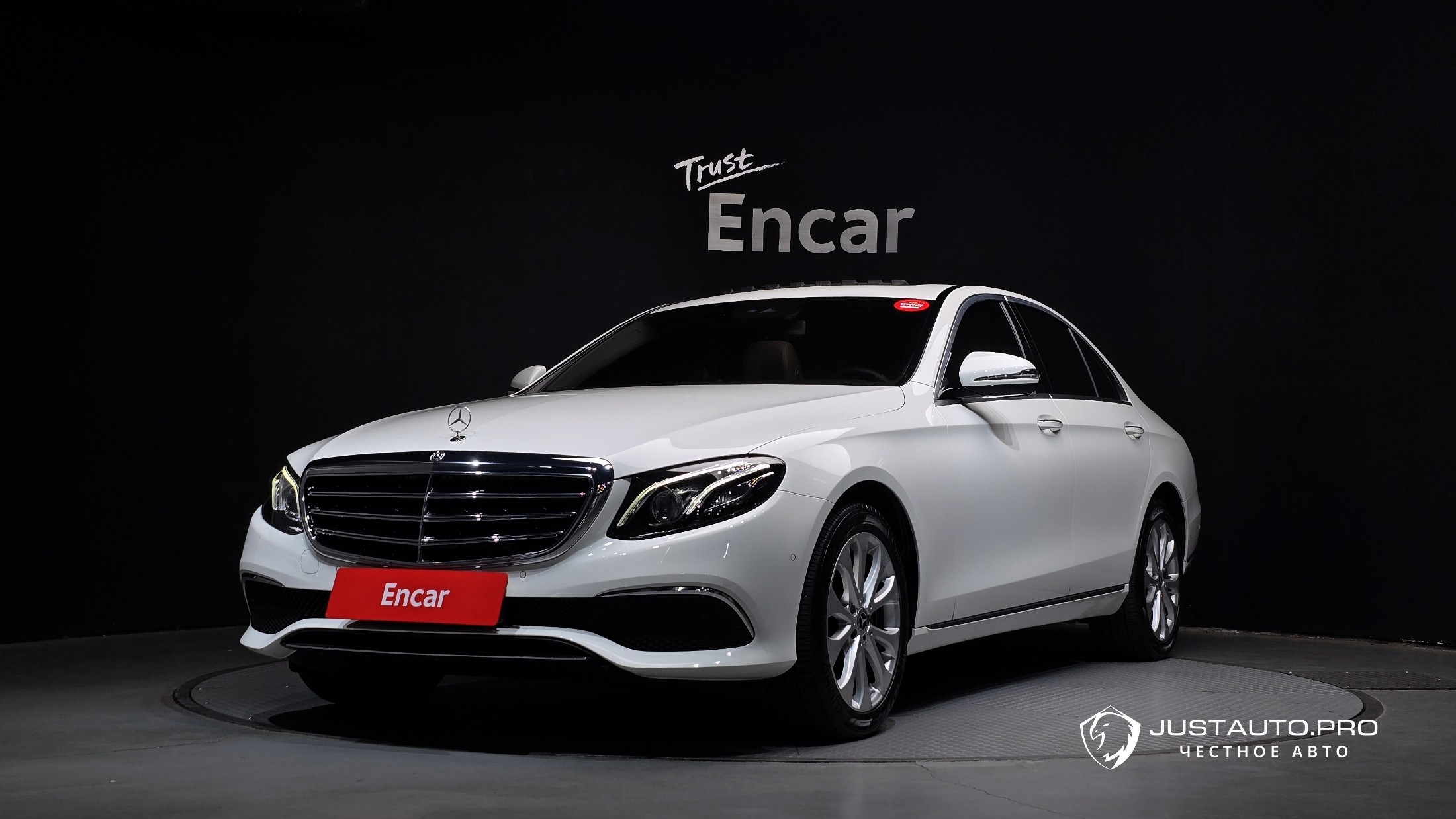 Автомобиль Mercedes-Benz E-Class