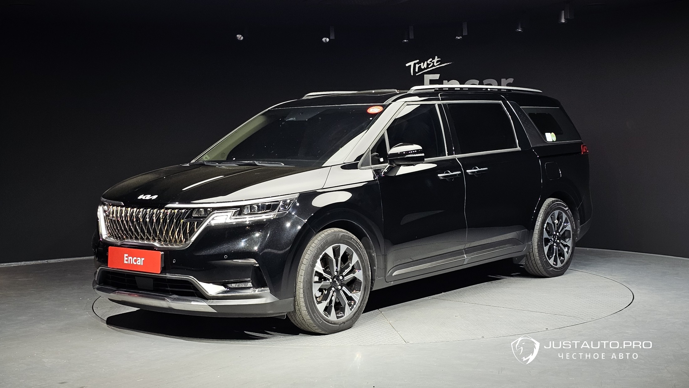 Автомобиль Kia Canival