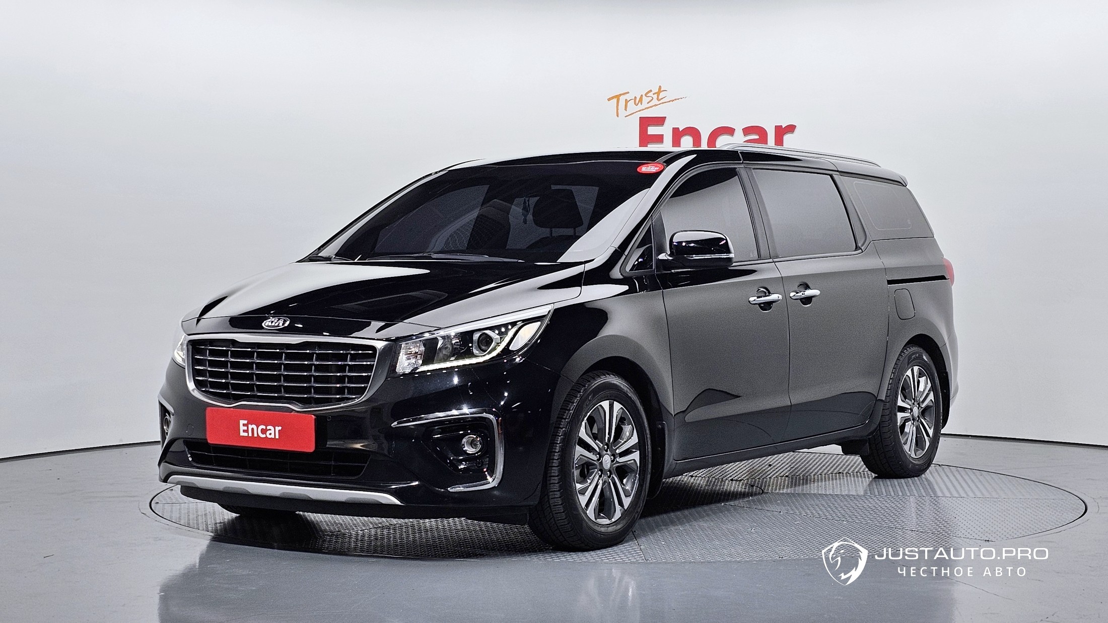 Автомобиль Kia Canival