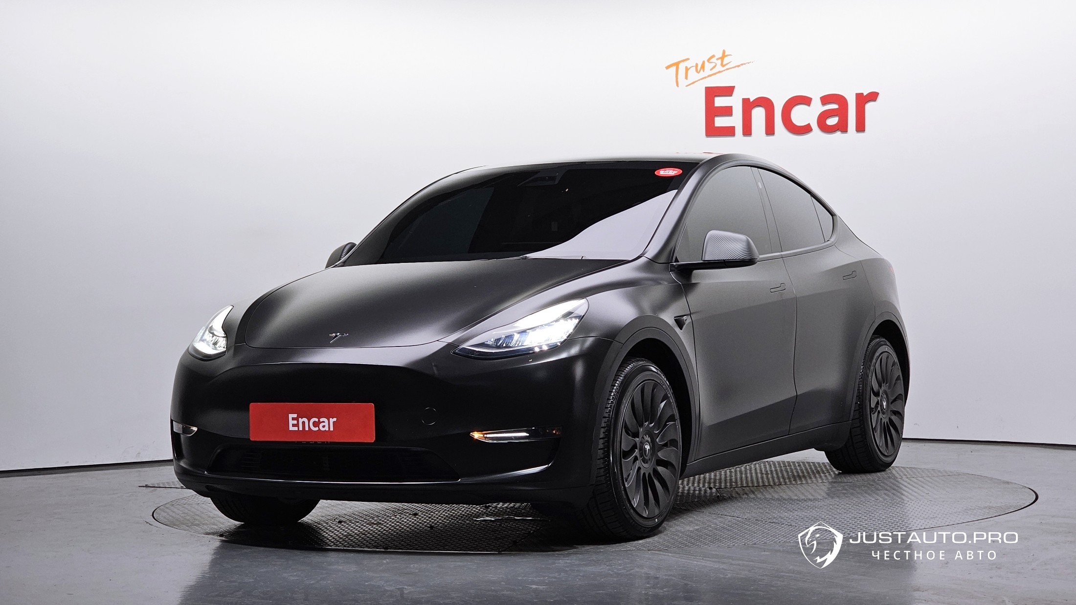 Автомобиль Tesla Model Y