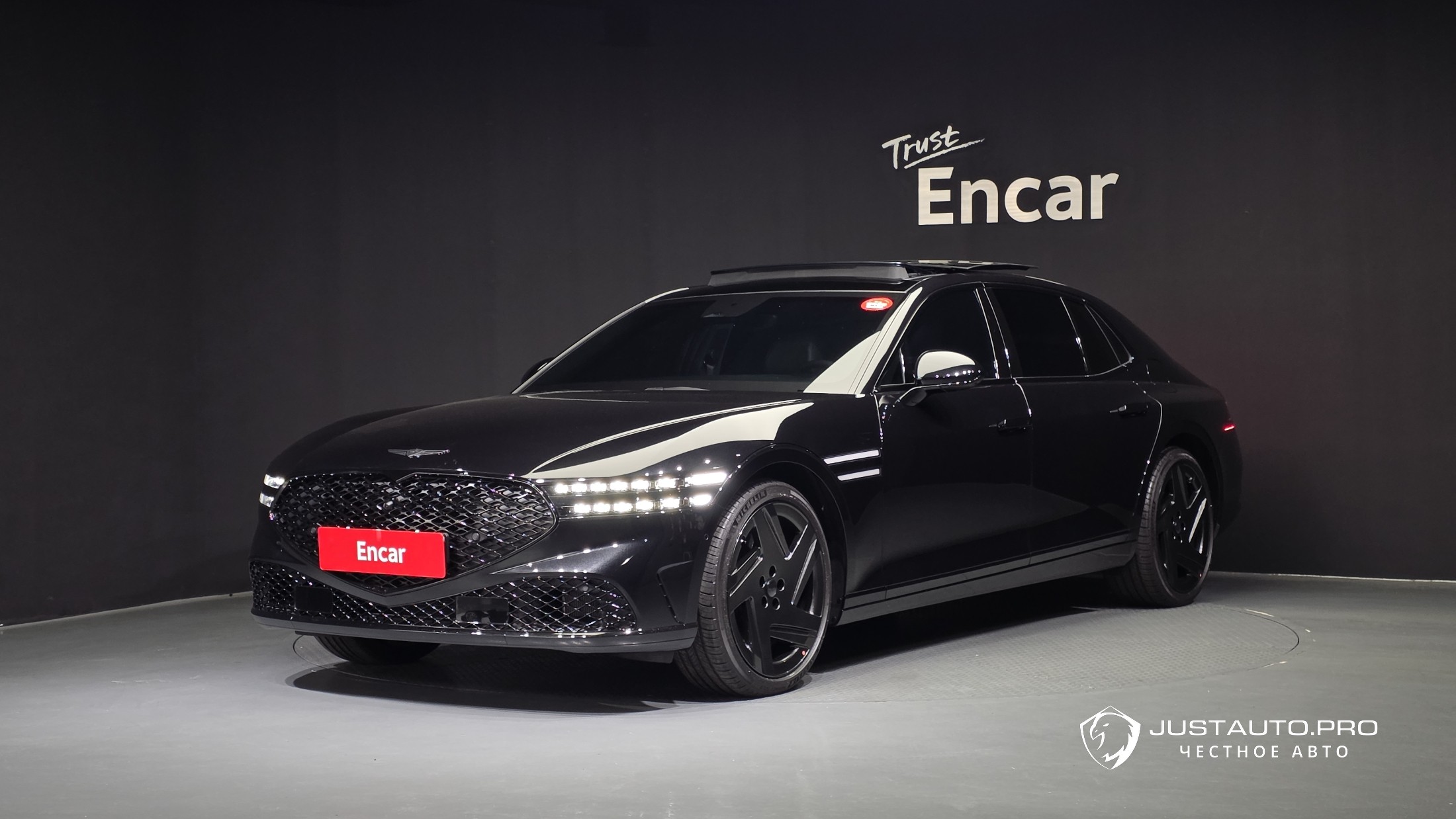 Автомобиль Genesis G90