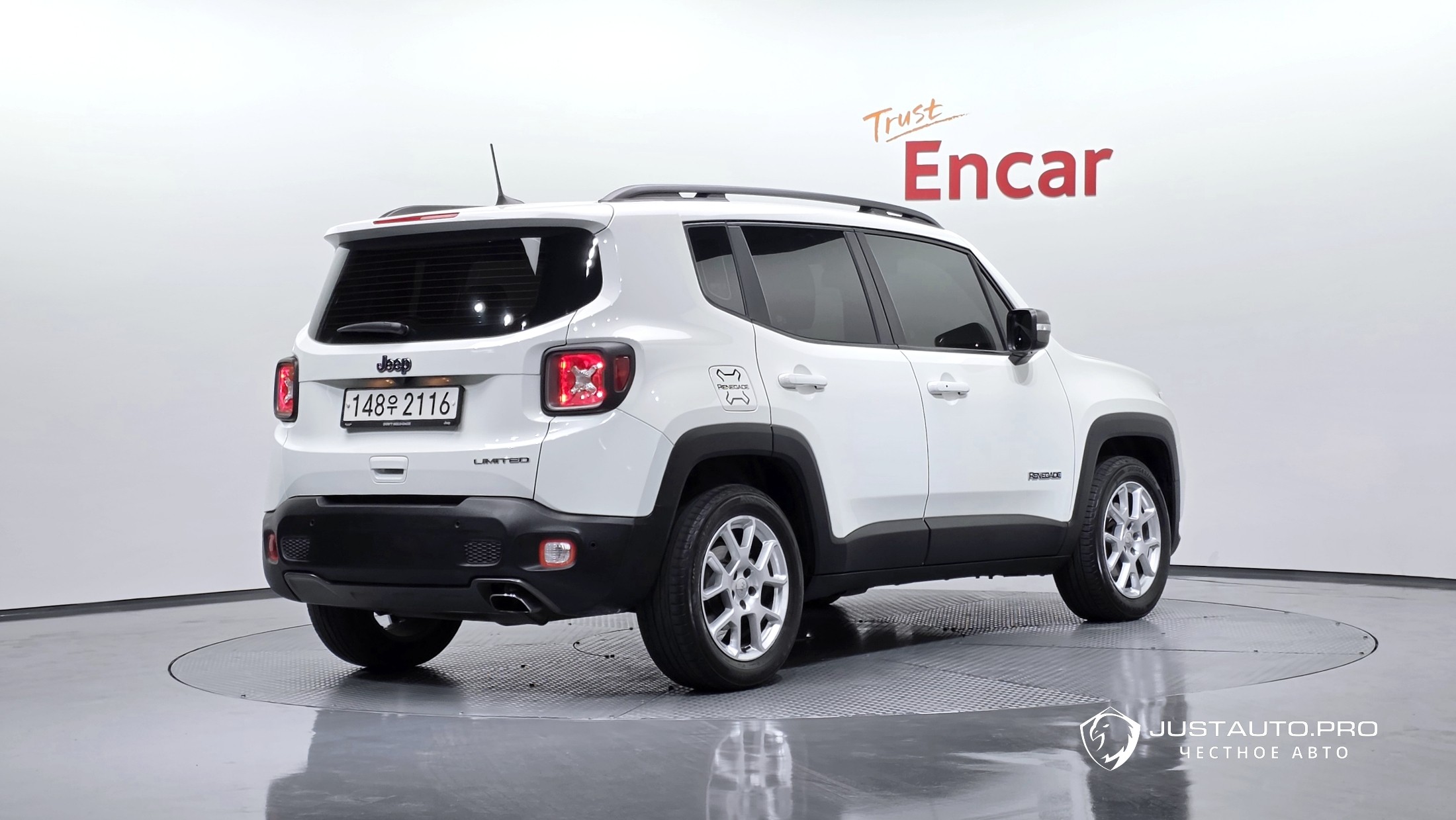 Автомобиль Jeep Renegade