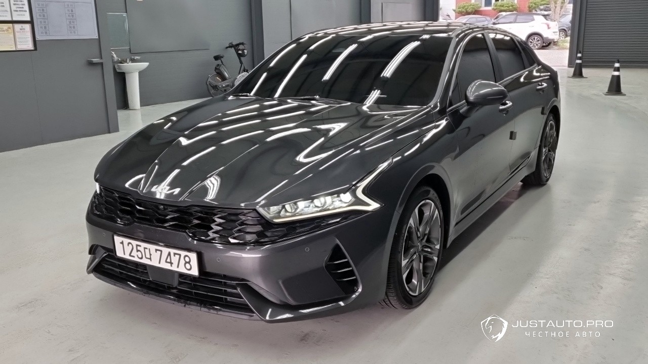 Автомобиль Kia K5