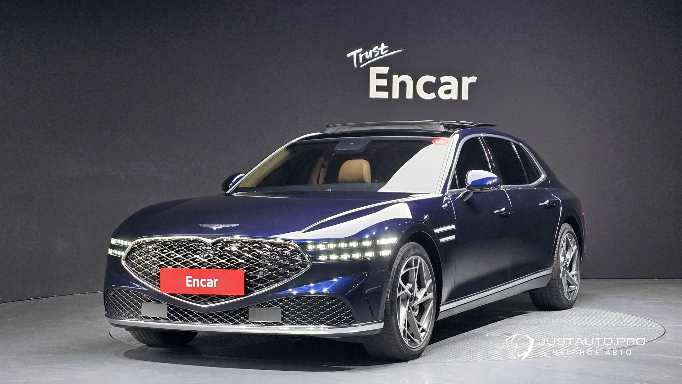 Автомобиль Genesis G90