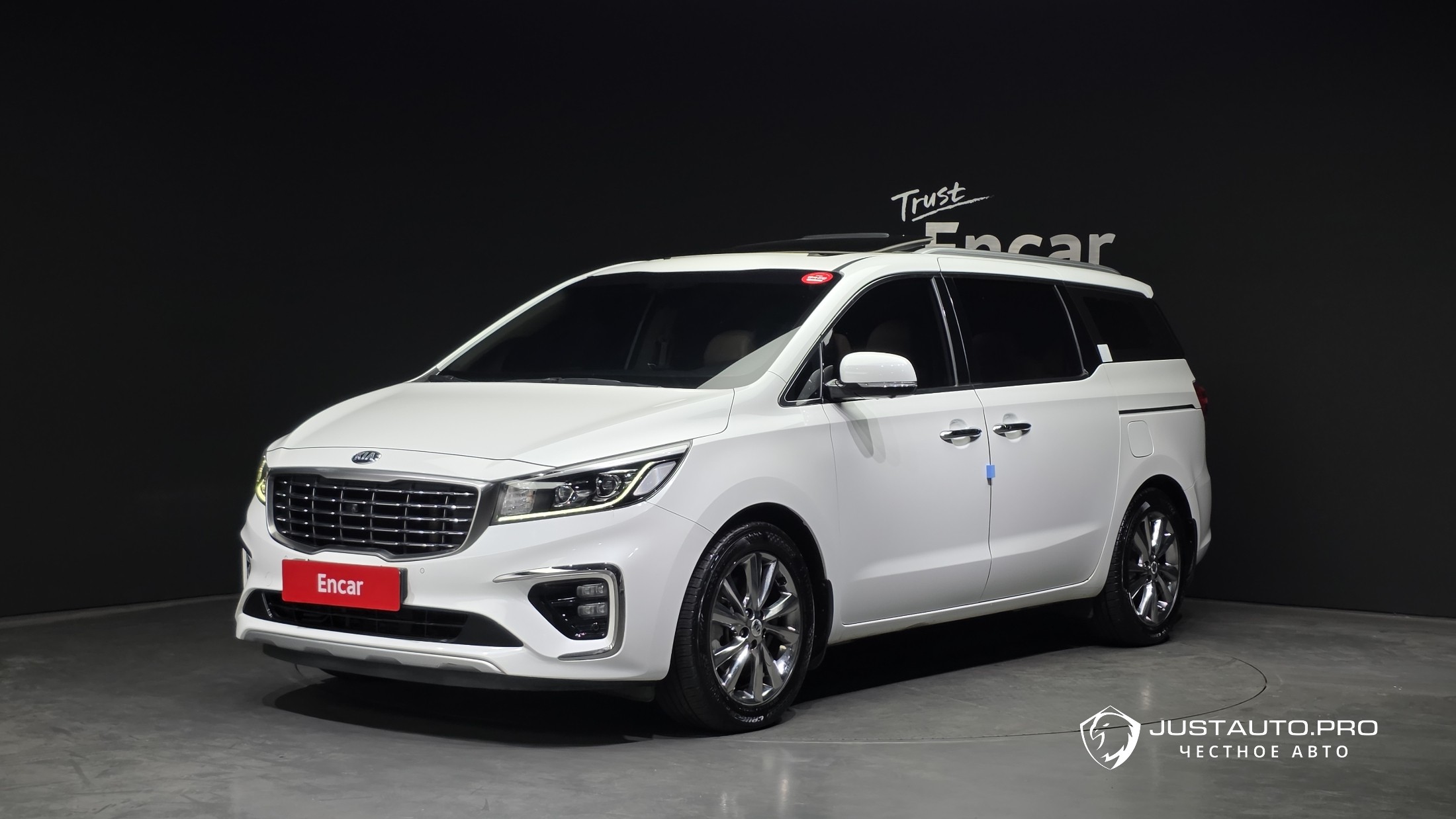 Автомобиль Kia Canival
