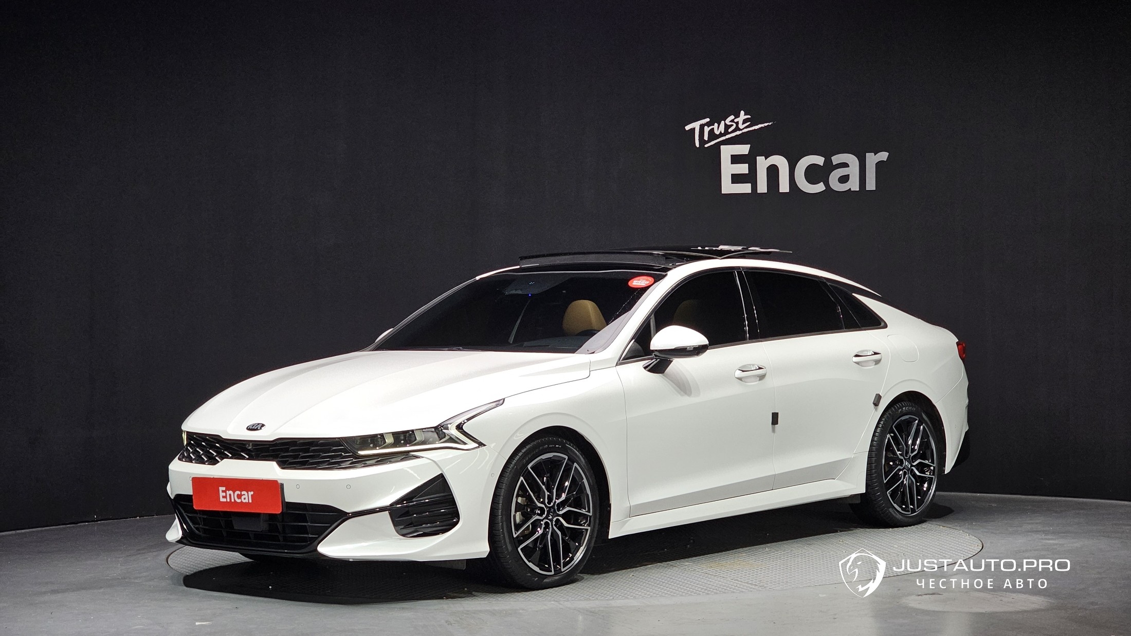 Автомобиль Kia K5