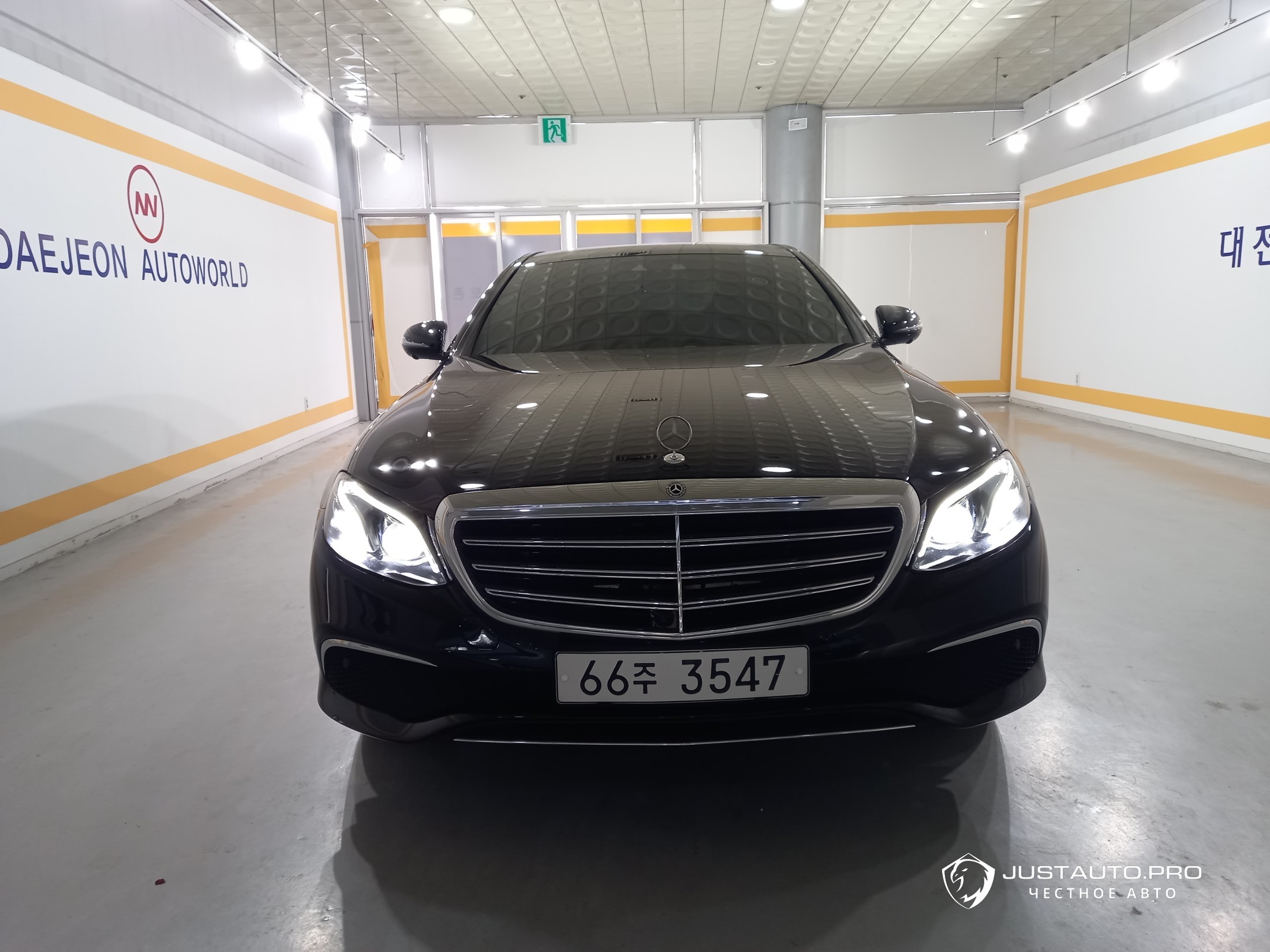 Автомобиль Mercedes-Benz E-Class
