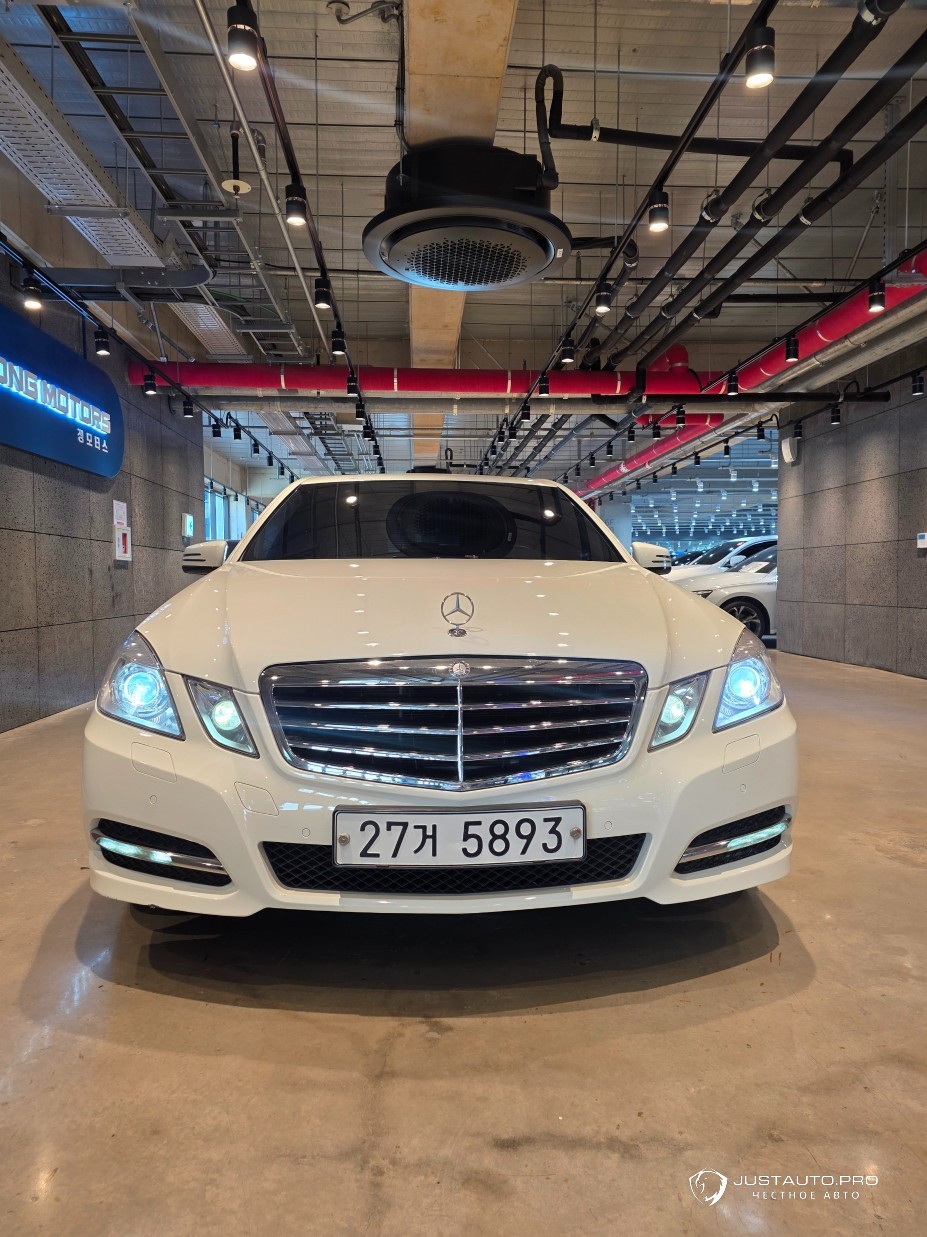 Автомобиль Mercedes-Benz E-Class