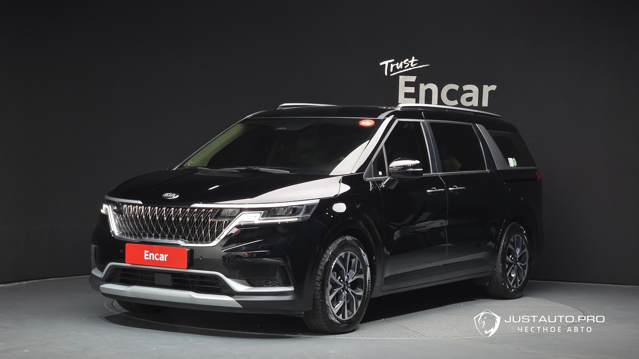 Автомобиль Kia Canival
