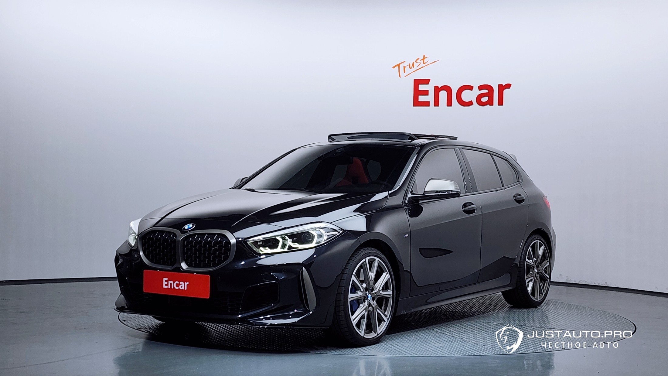 Автомобиль BMW 1-Series