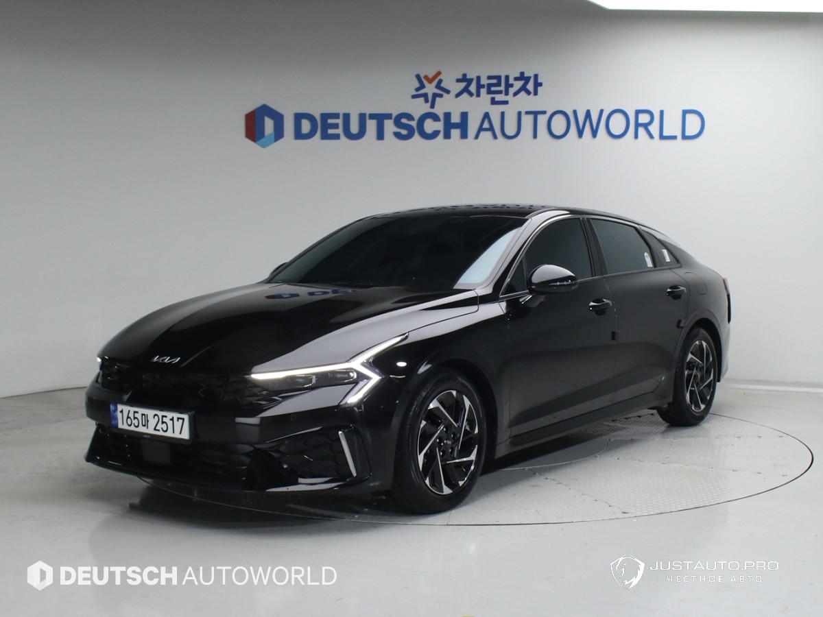 Автомобиль Kia K5