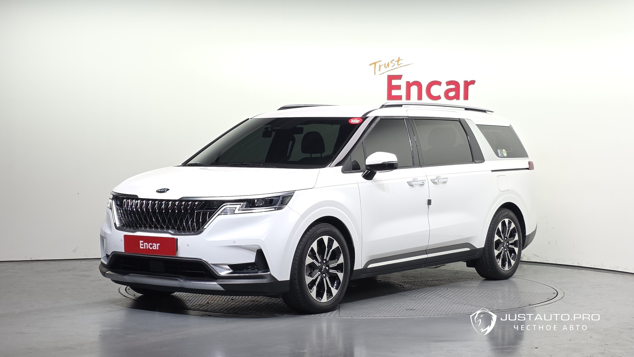 Автомобиль Kia Canival